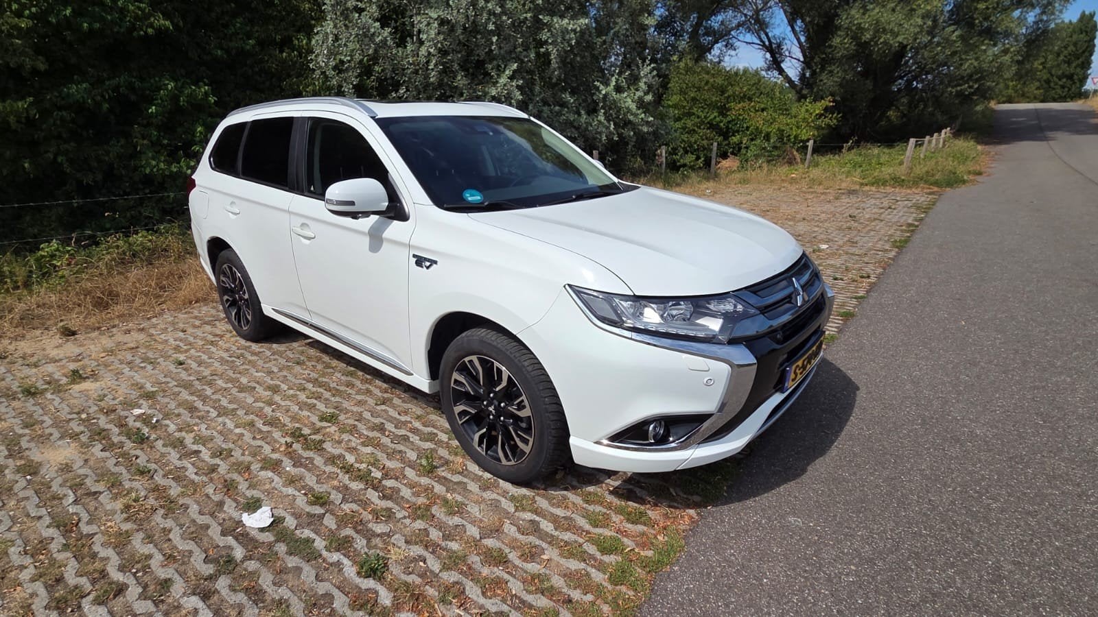 Mitsubishi Outlander 2.0 Dohc Mivec Phev 203pk 4WD CVT 5P, Auto's, 1998 cc, Outlander, 4 cilinders, Wit