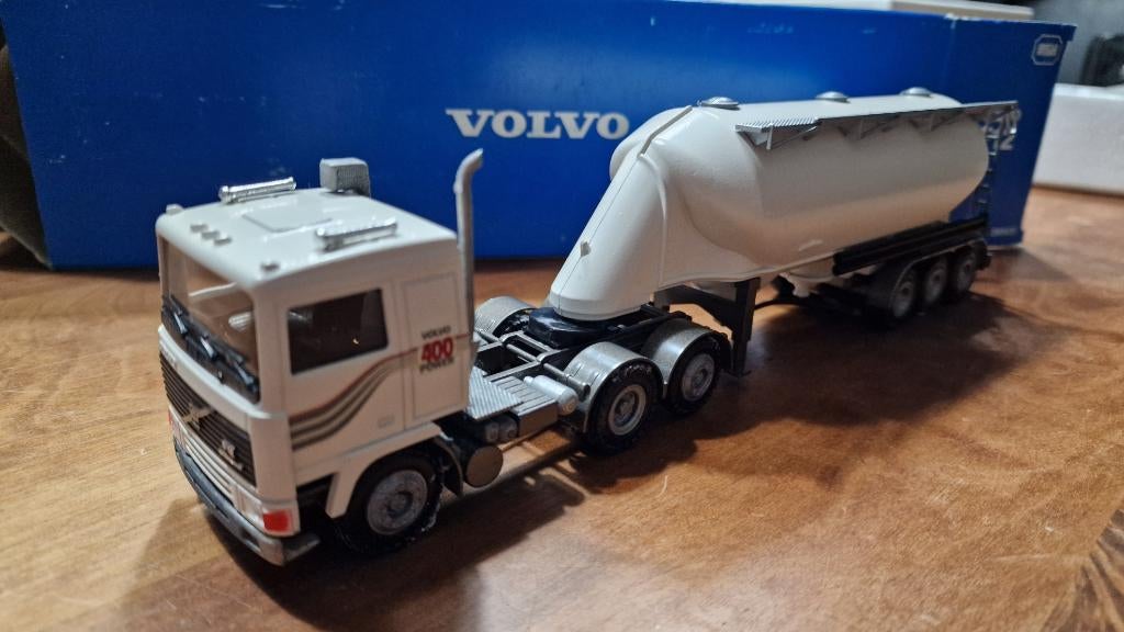 Conrad Volvo f12 intercooler 1:50, Ophalen of Verzenden, Nieuw, Bus of Vrachtwagen, Conrad