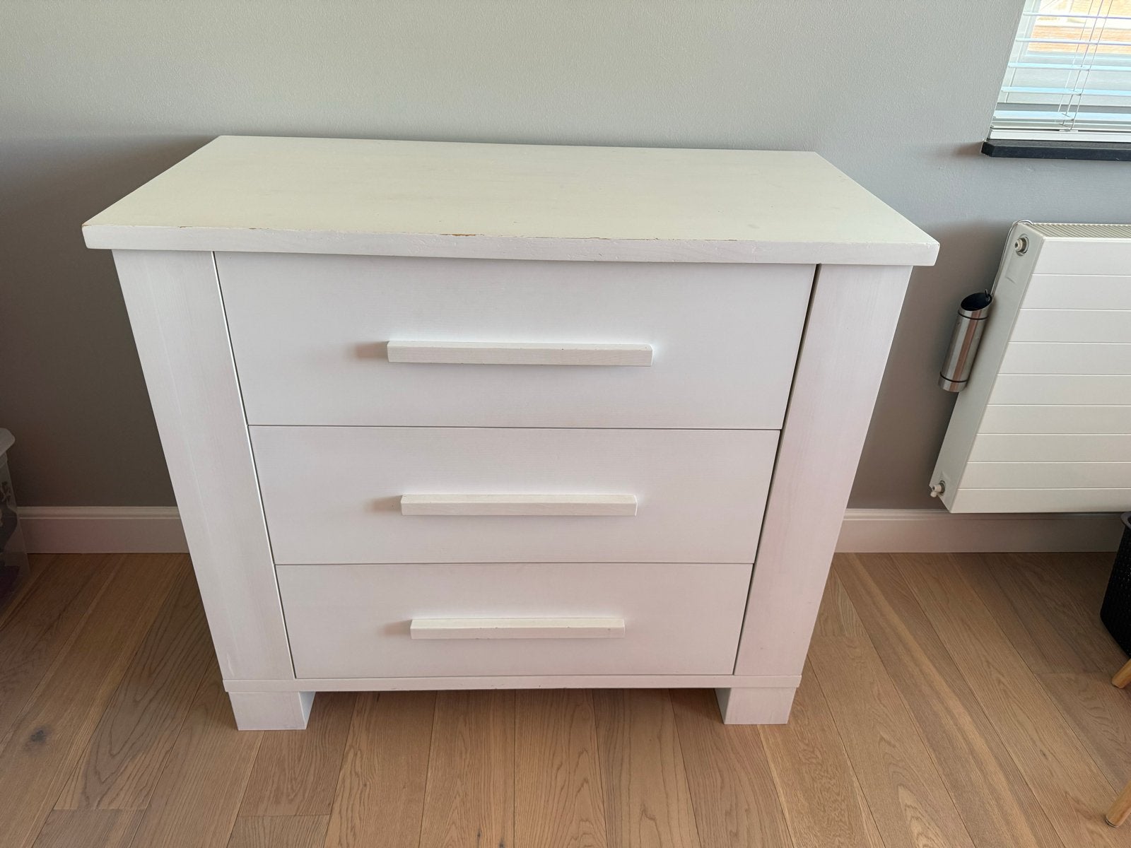 Babykamer: commode, wandplank en kast, Kinderen en Baby's, Ophalen, Gebruikt, 50 tot 70 cm, 75 tot 100 cm