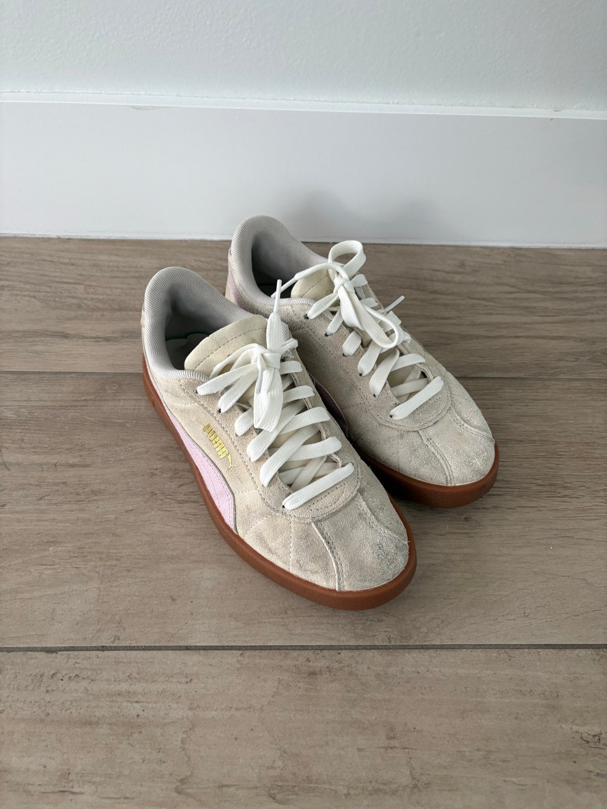 Puma sneakers maat 37 - Gedragen met lichte vlekken, Ophalen of Verzenden, Gedragen, Grijs, Sneakers of Gympen