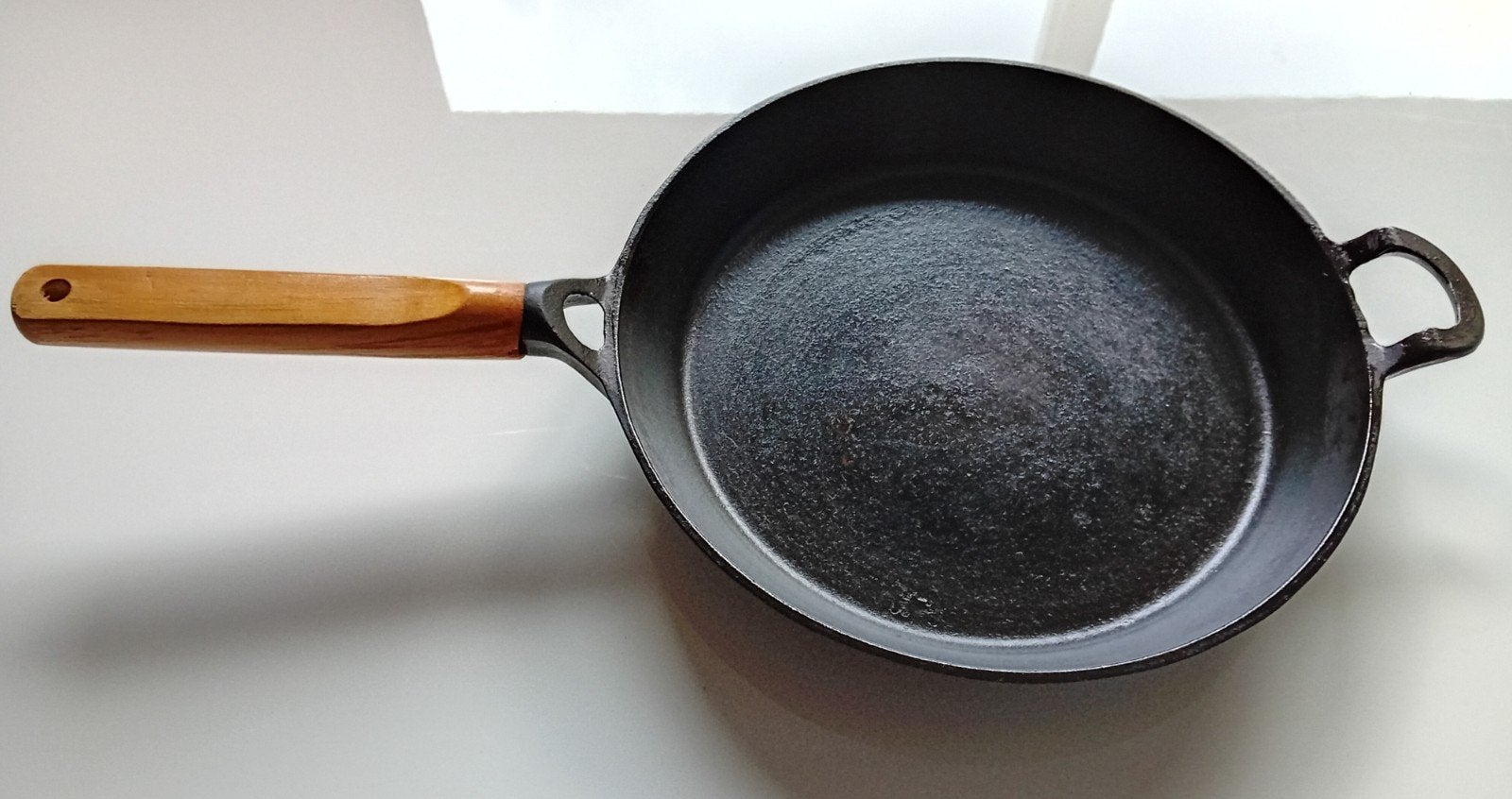 Ikea gietijzeren pan braadpan Design by Carl-Gustaf Johnson, Huis en Inrichting, Keuken | Potten en Pannen, Ophalen of Verzenden