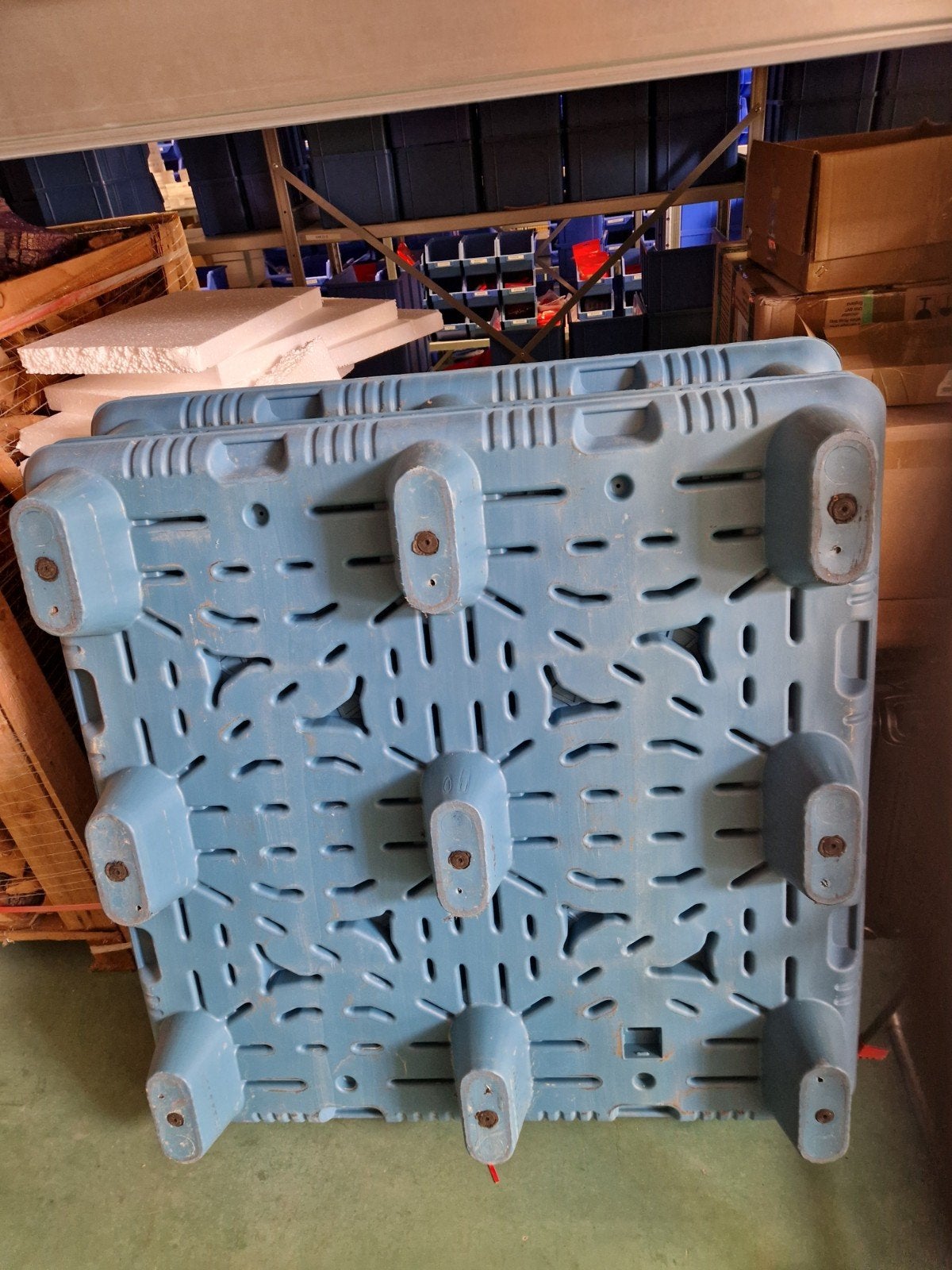 Blauwe kunststof pallet 8 stuks voor 29 euro- lichtgewicht e, Ophalen, Gebruikt
