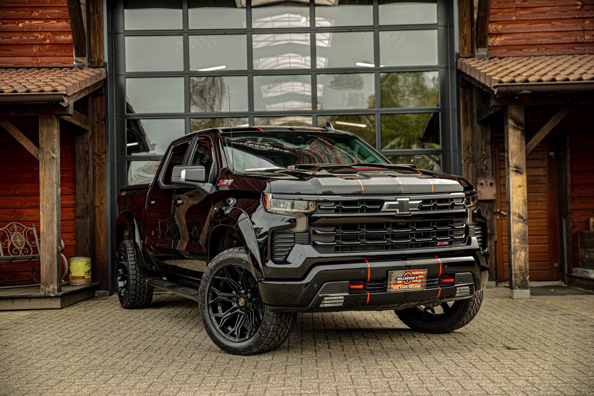 Chevrolet Silverado Z71 Trailboss widebody LPG Bedcover in k, Automaat, Automatische klimaatregeling, 8 cilinders, 4 stoelen