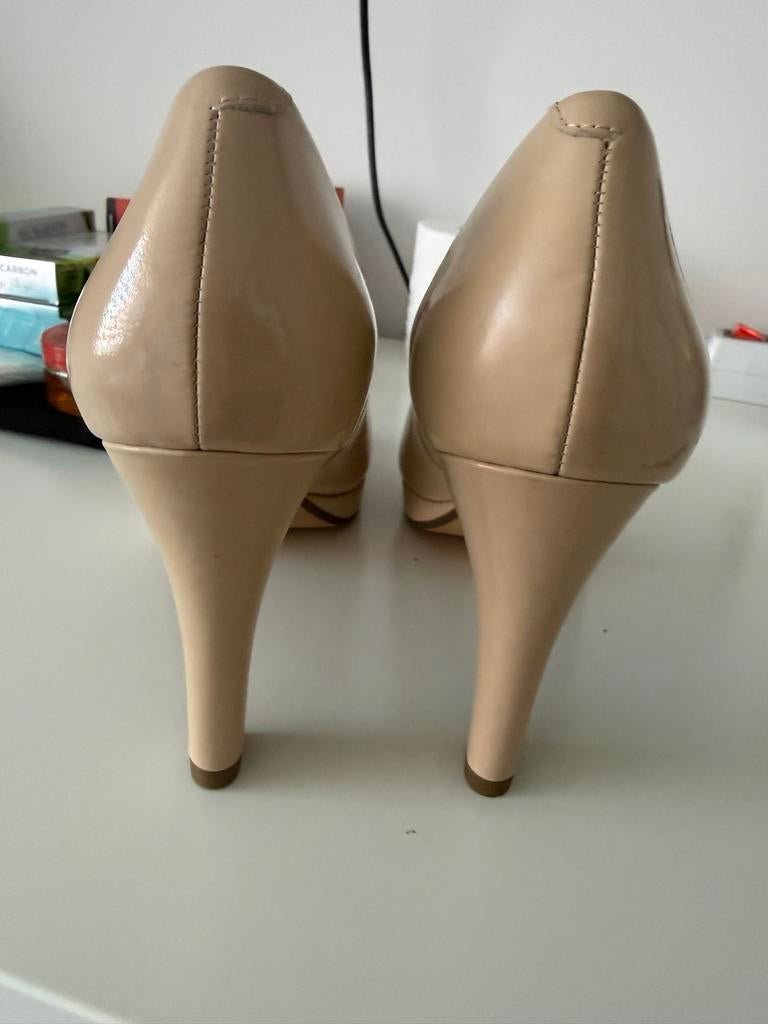 Clarks Anika Kendra Nude Patent Pumps - Maat 40, Ophalen, Zo goed als nieuw, Beige, Pumps