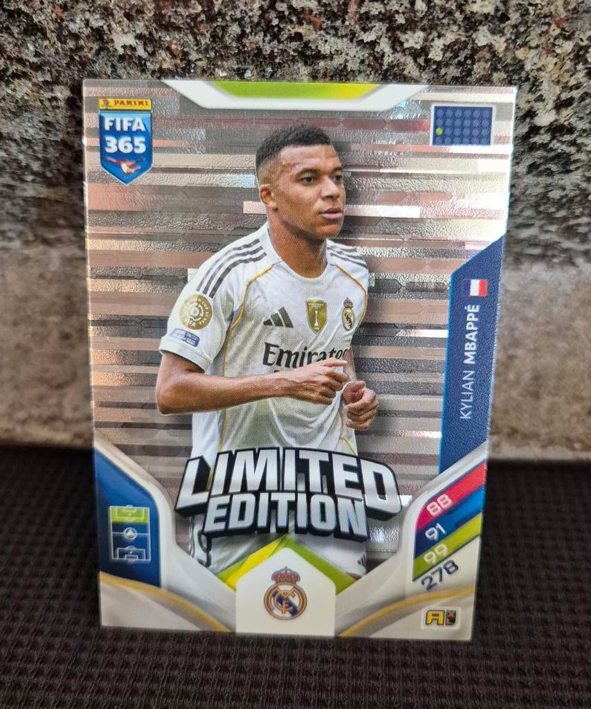 Kylian Mbappé Limited Edition - Panini FIFA 365 2026 - Real, Hobby en Vrije tijd, Stickers en Plaatjes, Ophalen of Verzenden, Zo goed als nieuw