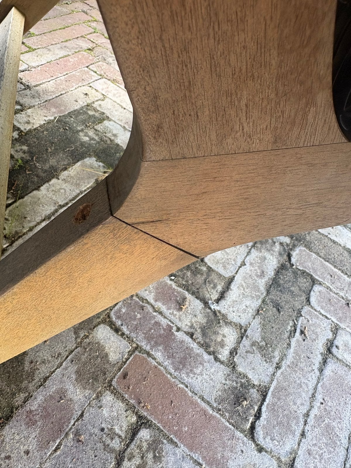 Gebruikte tuinstoel met speling in poten, Ophalen, Gebruikt, Hout