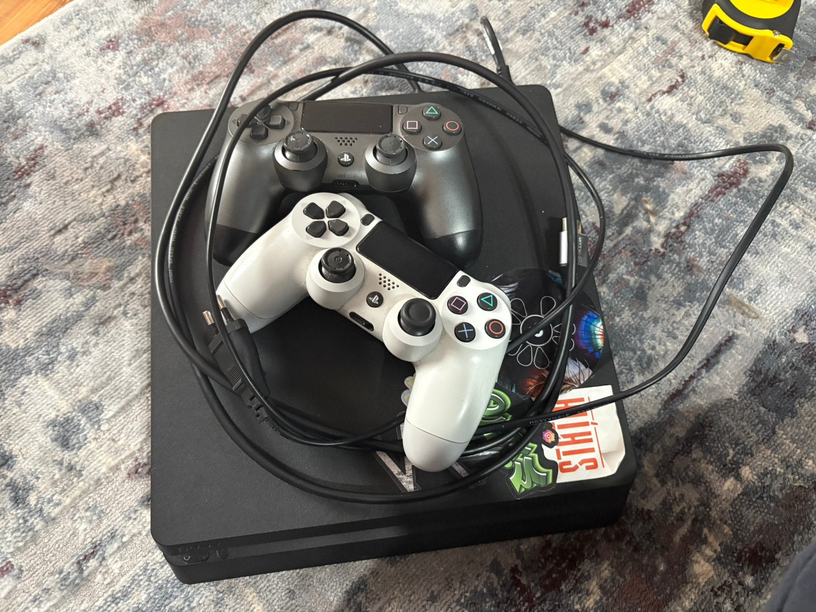 Sell play station 4 slim 500Gb, Ophalen, Zo goed als nieuw, Met 2 controllers, Original