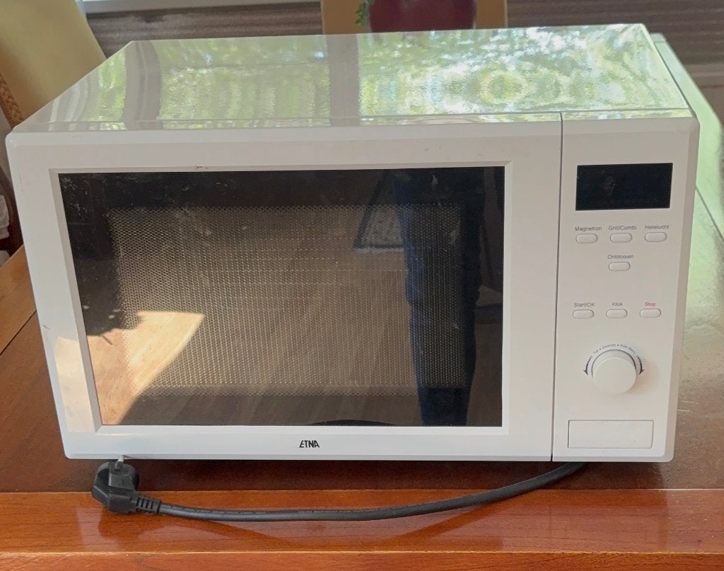 Magnetron, Witgoed en Apparatuur, Magnetrons, Gebruikt, Vrijstaand, Combimagnetron, 60 cm of meer, Oven, Draaiplateau, Ophalen