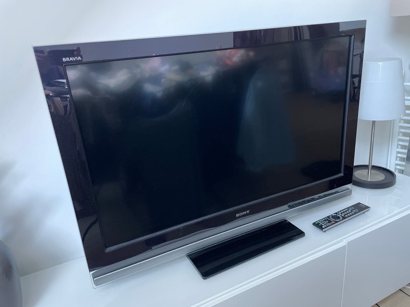 Foto 4 van Sony Bravia KDL-40Z4500 LCD TV met afstandsbediening 100hz