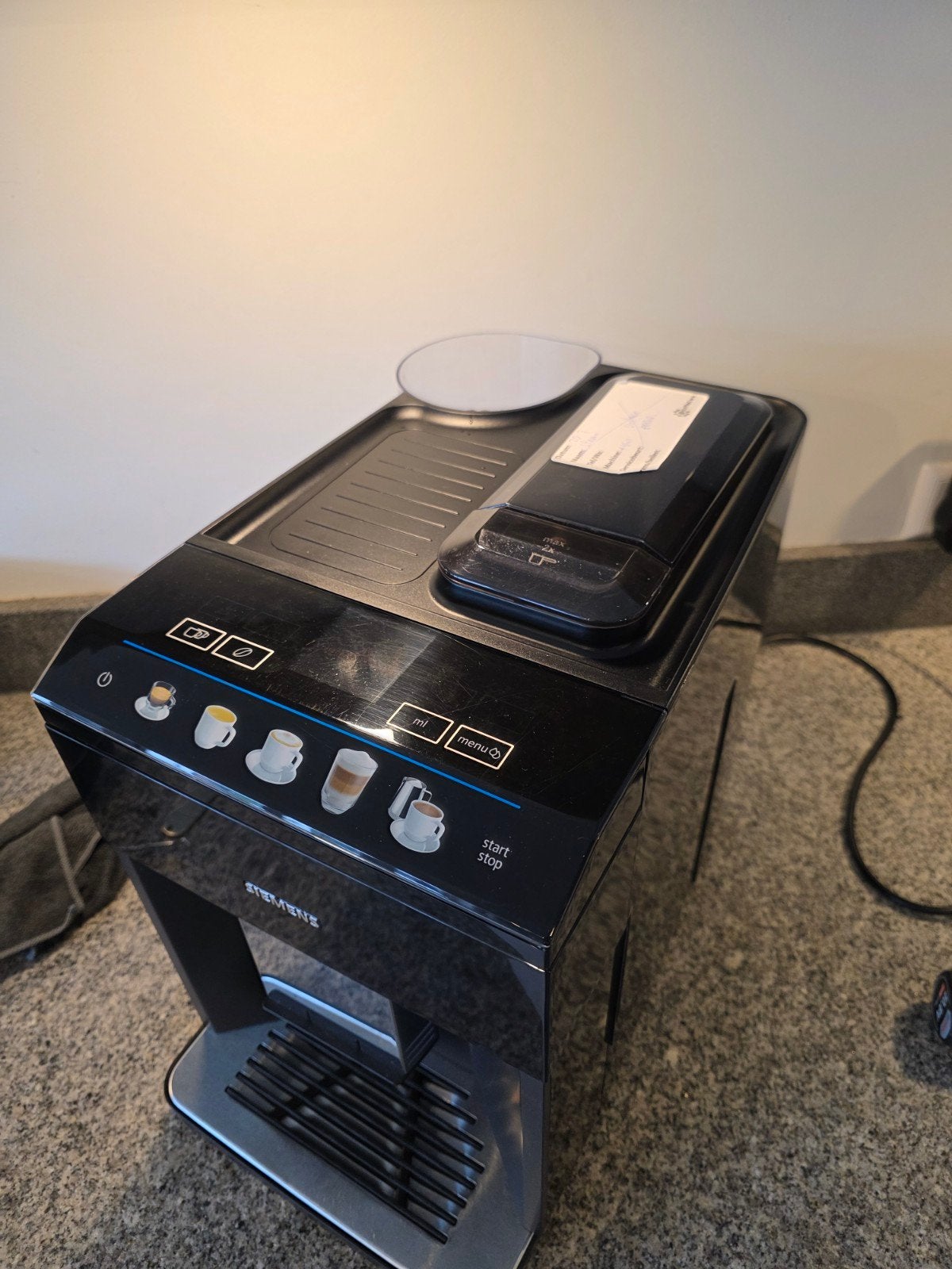 Siemens EQ.500 koffiemachine - defect voor onderdelen, Witgoed en Apparatuur, Koffiezetapparaten, Ophalen, BSH Hausgeräte GmbH