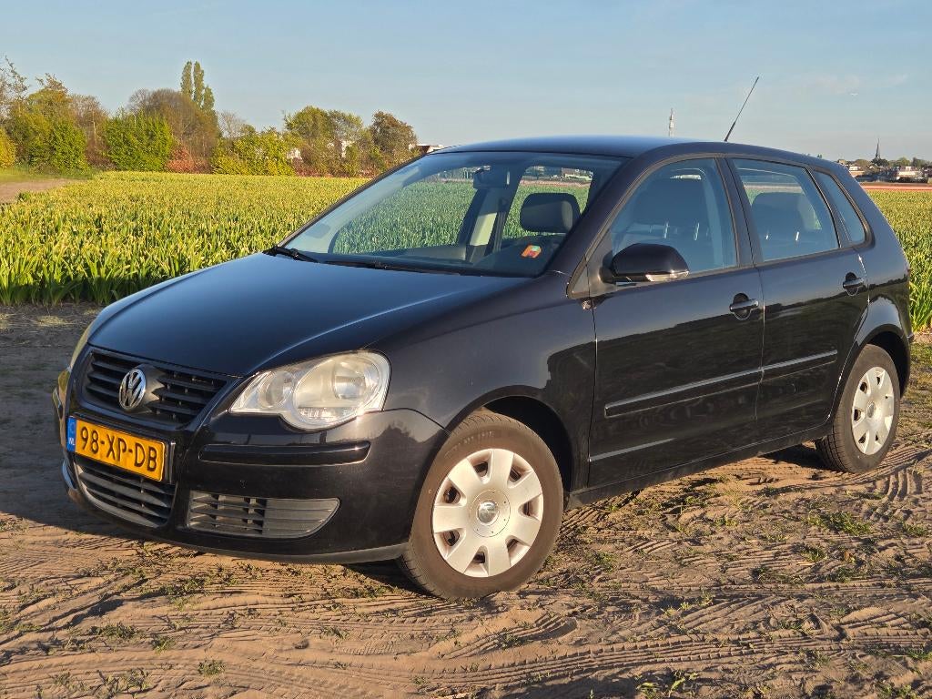 Volkswagen Polo 1.4 / 5-deurs / 2007 / Airco / APK jan-2027, Auto's, Stof, 40 €/maand, 4 cilinders, Zwart