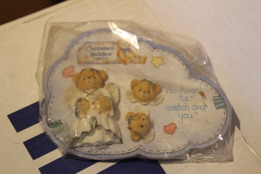 cherished teddies oorbellen +brosje nieuw, Verzamelen, Beren en Cherished Teddies, Ophalen of Verzenden, Nieuw, Overige typen