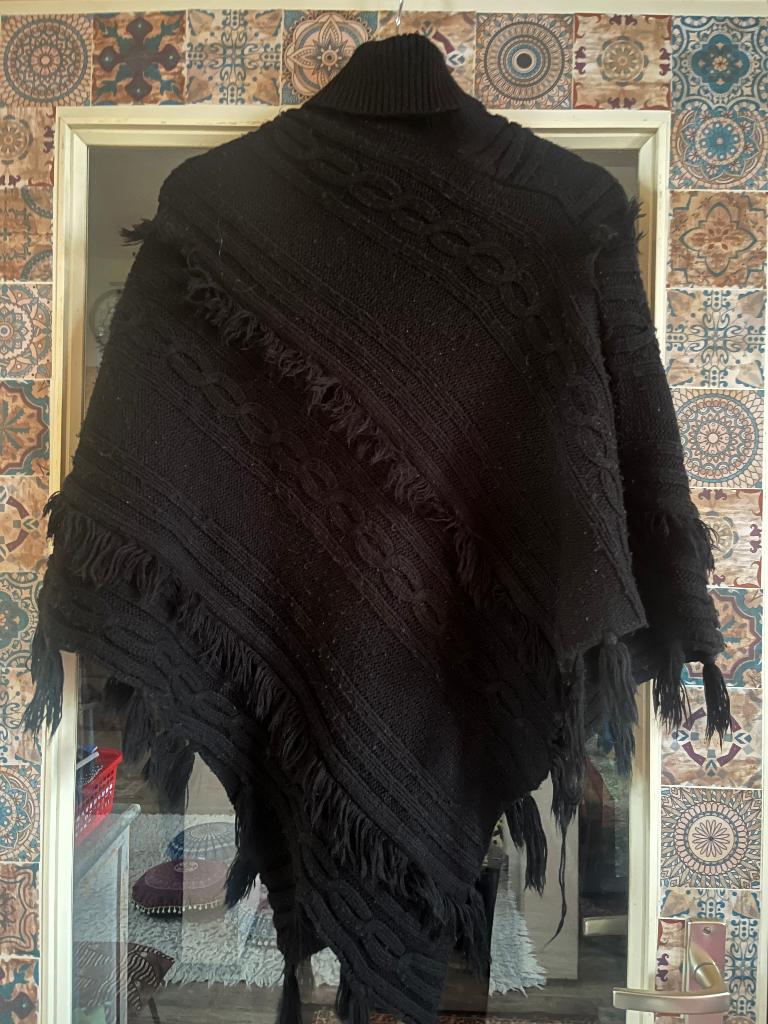 Mooie Ibiza Boho poncho met schuine streep, franjes en kol., Kleding | Dames, Noidea, Zwart, Maat 46/48 (XL) of groter, Ophalen of Verzenden
