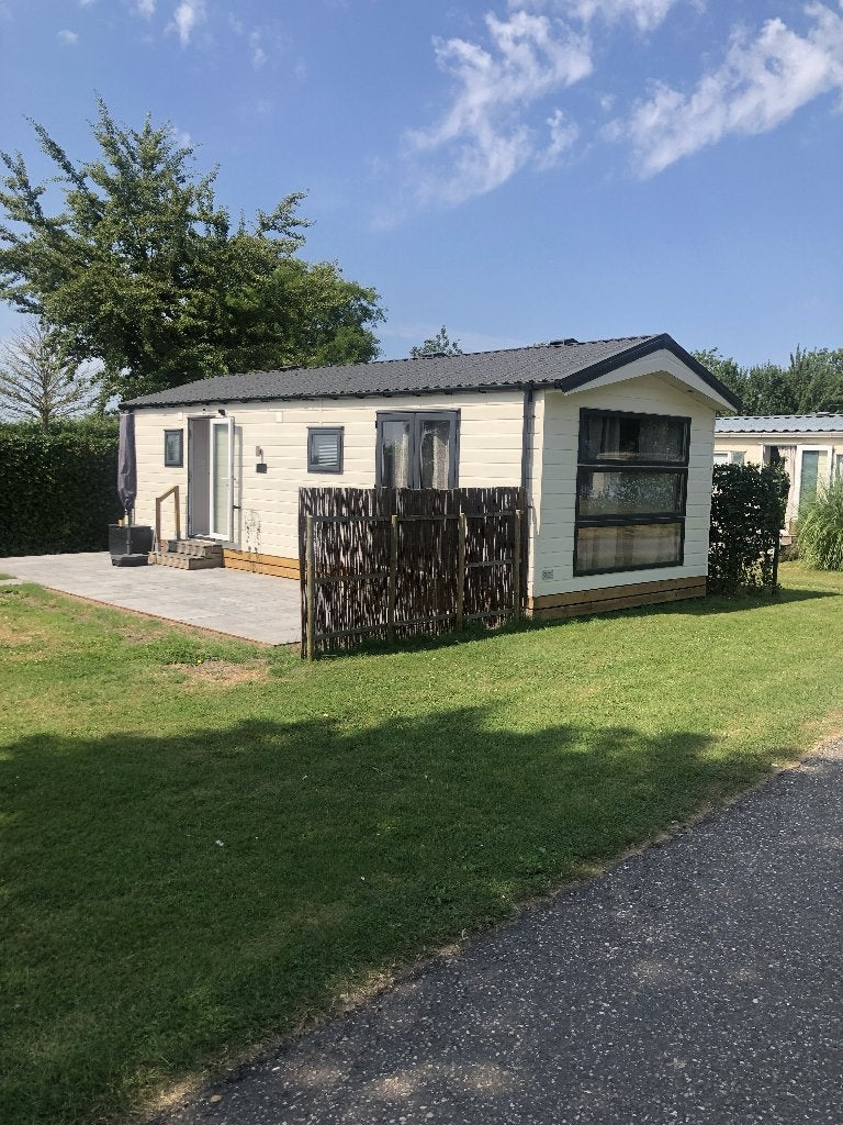 Goed onderhouden chalet met staanplaats in Noord-Holland., Tot en met 4