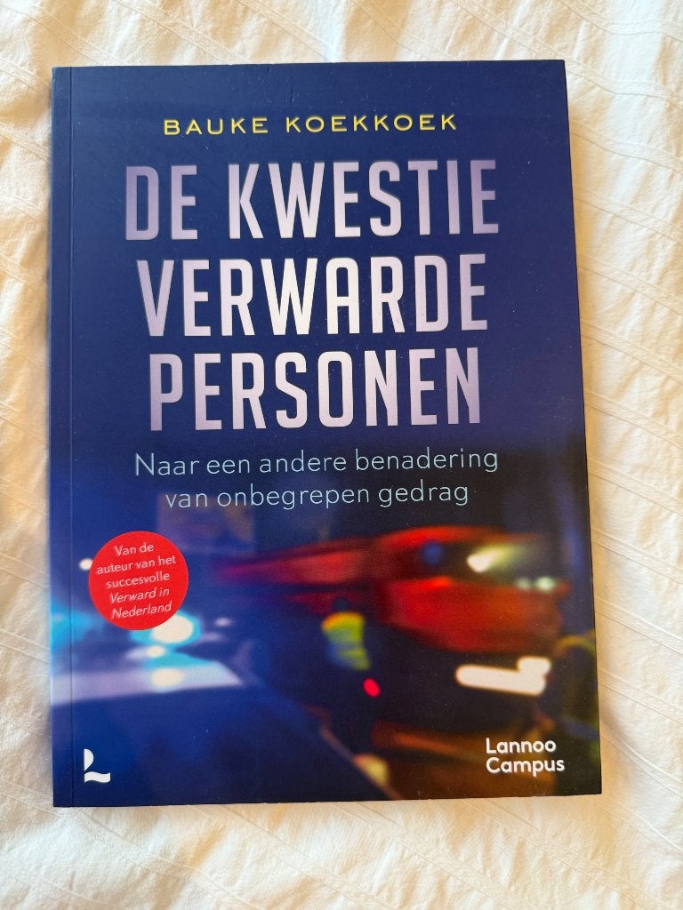 De kwestie van verwarde personen, Ophalen of Verzenden, Alpha, Zo goed als nieuw, HBO