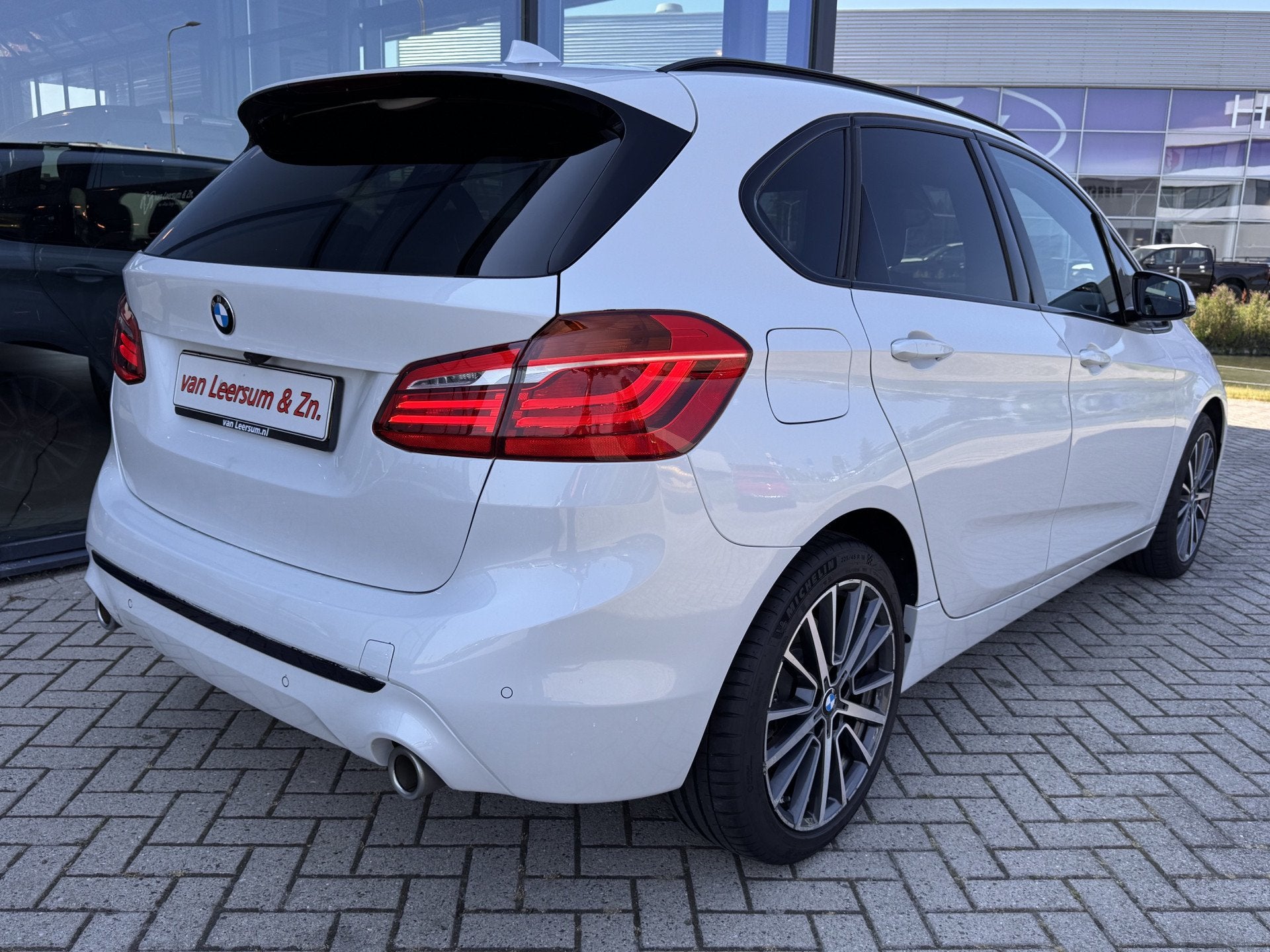 BMW 220i High Executive Sport Line | Automaat | Head-Up | Na, Auto's, 1998 cc, Gebruikt, Wit, Automatische klimaatregeling