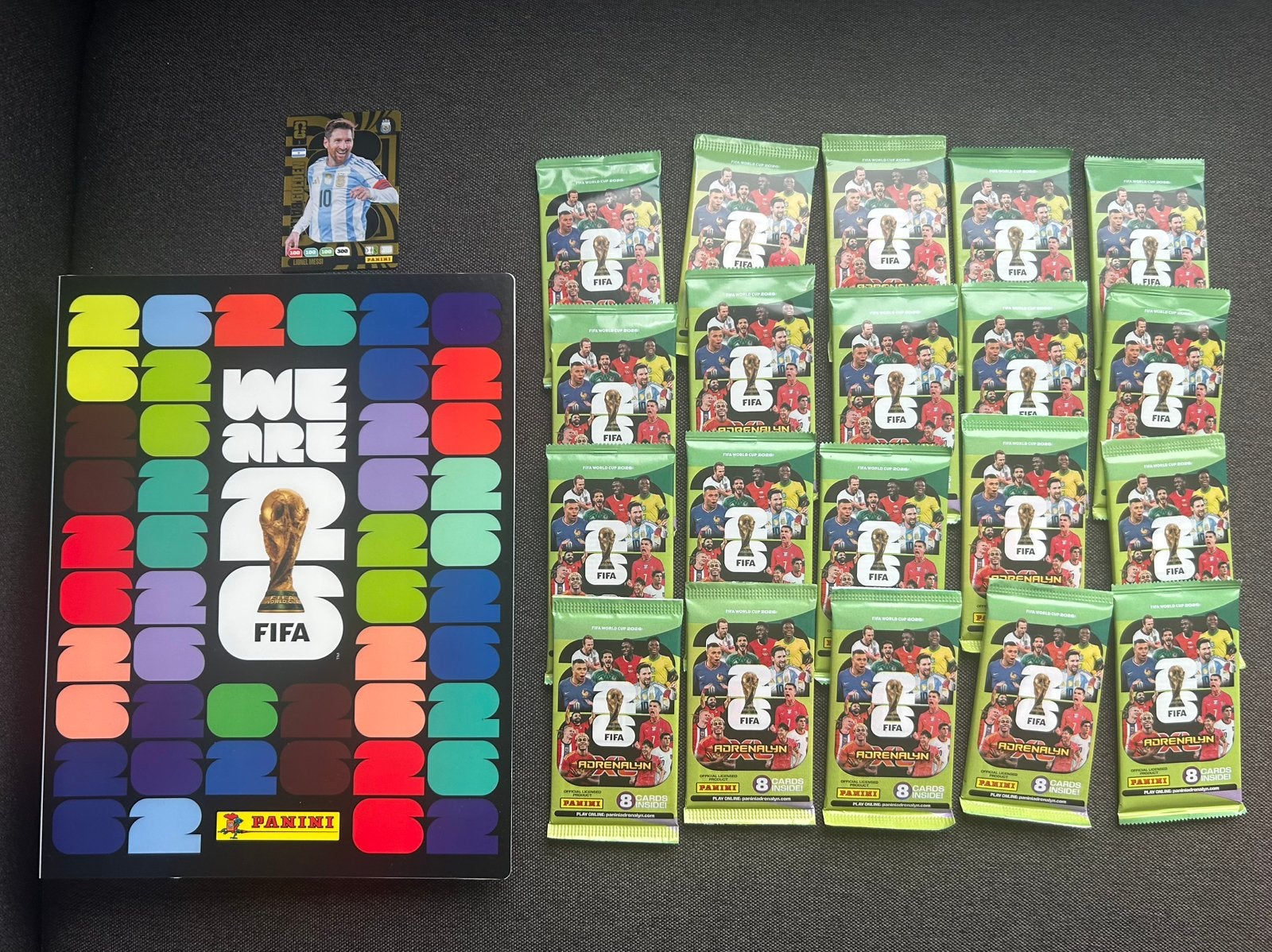 Panini Fifa worldcup 2026 Deluxe album+Messi+20 packs, Ophalen of Verzenden, Nieuw, Meerdere plaatjes