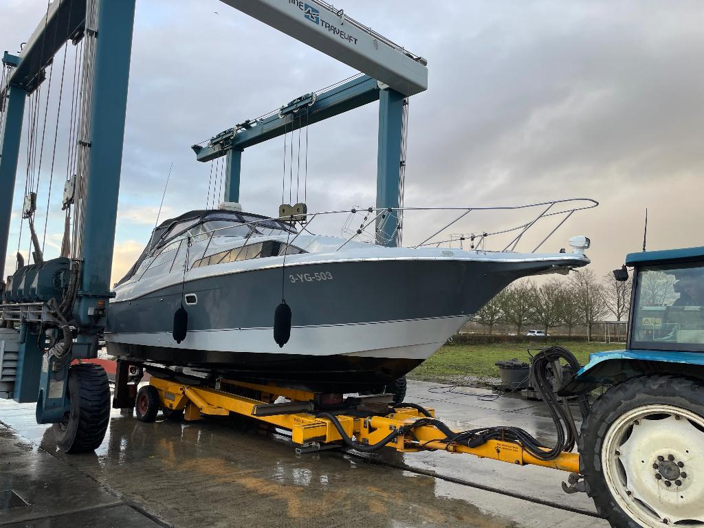Bayliner 3255 Avanti, Watersport en Boten, Binnenboordmotor, 2.00 meter, Zo goed als nieuw, Polyester