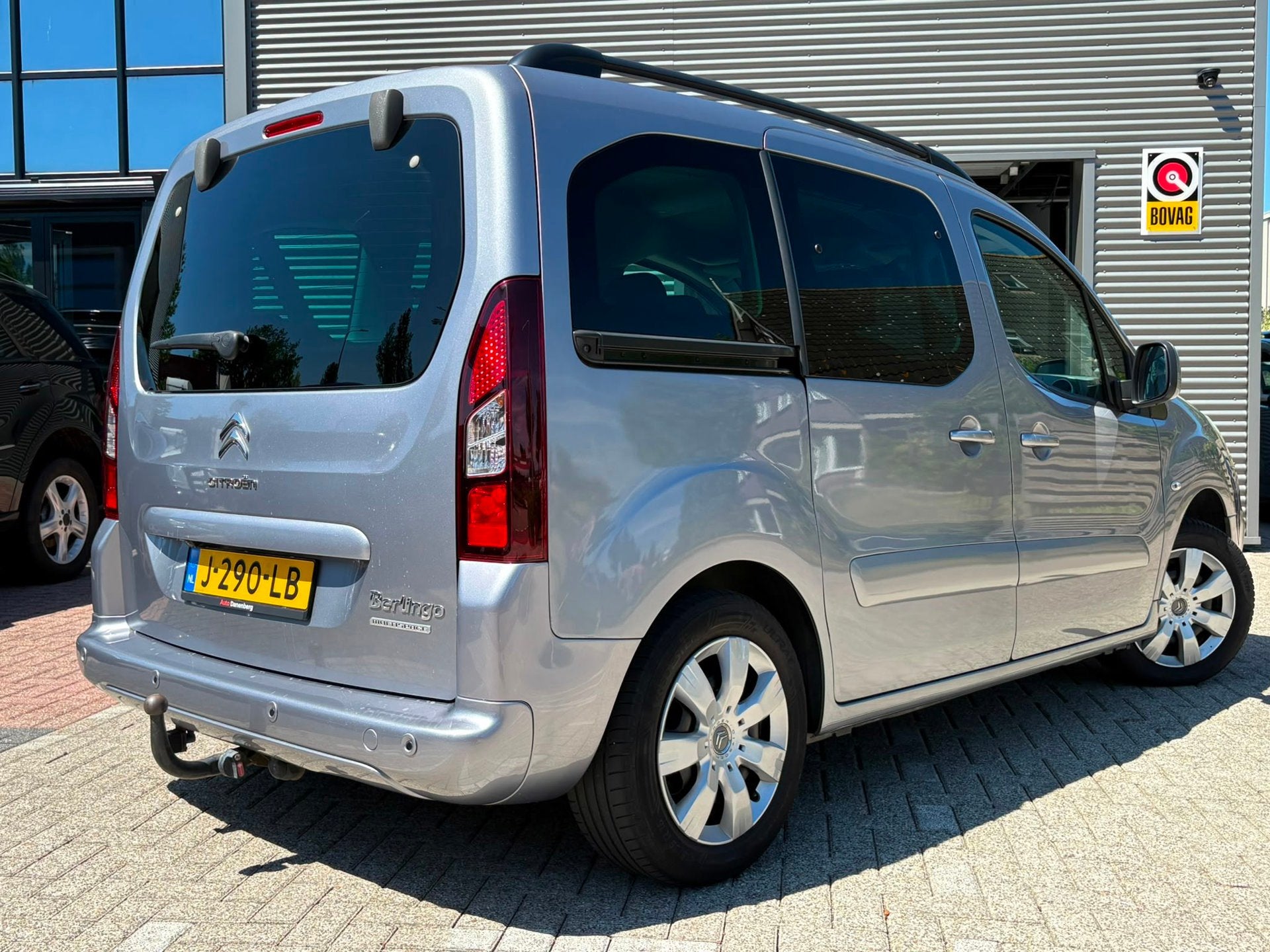 Citroen Berlingo 1.2 PureTech XTR CAMERA,TREKHAAK,NIEUWE-APK, Auto's, Voorwielaandrijving, Stof, Gebruikt, 1199 cc