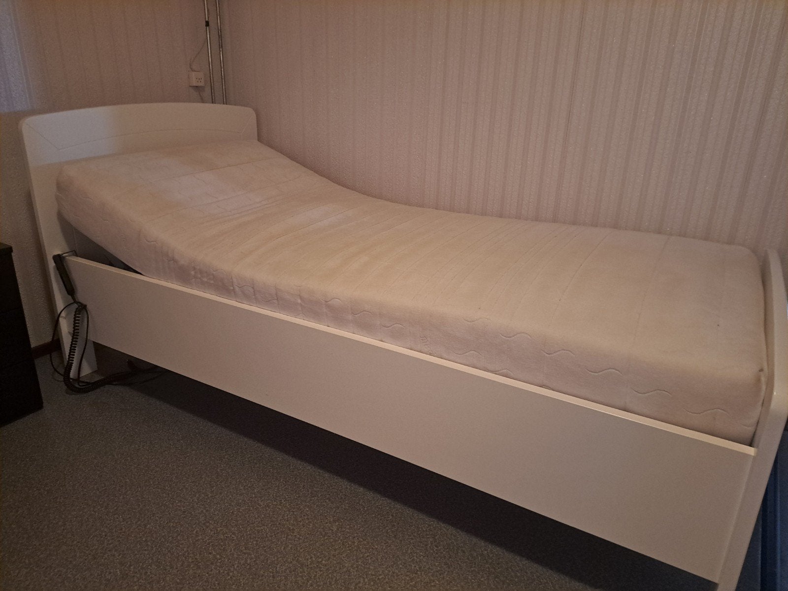 Seniorenbed 90 x 200, Huis en Inrichting, Slaapkamer | Bedden, Ophalen, 90 cm, Eenpersoons, Zo goed als nieuw