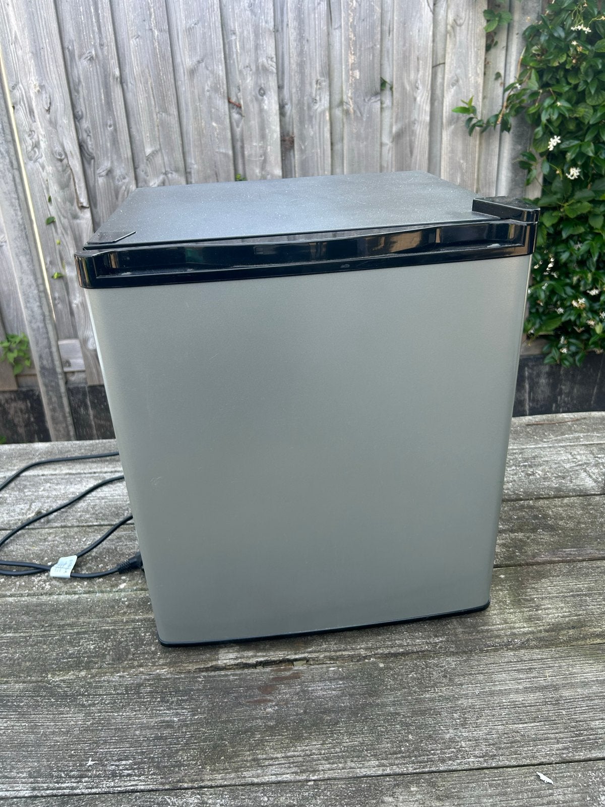 Compacte mini koelkast CR-40A, Witgoed en Apparatuur, Koelkasten en IJskasten, Ophalen, Minder dan 75 liter, Zonder vriesvak, Gebruikt