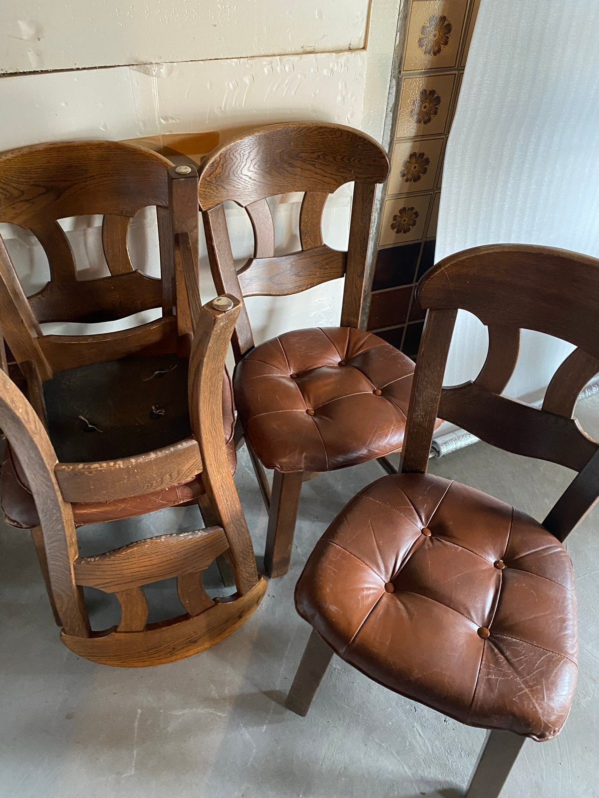 GRATIS!!!Set van 4 vintage houten stoelen met leren zitting, Ophalen