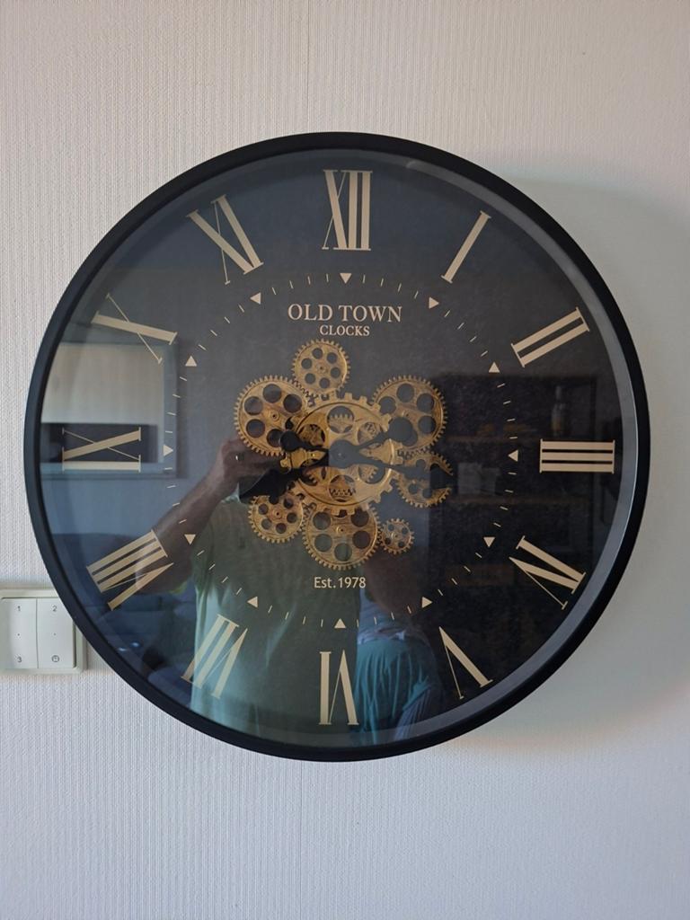 Mooie wandklok met zichtbaar uurwerk - Old Town Clocks, Ophalen of Verzenden, Zo goed als nieuw, Wandklok