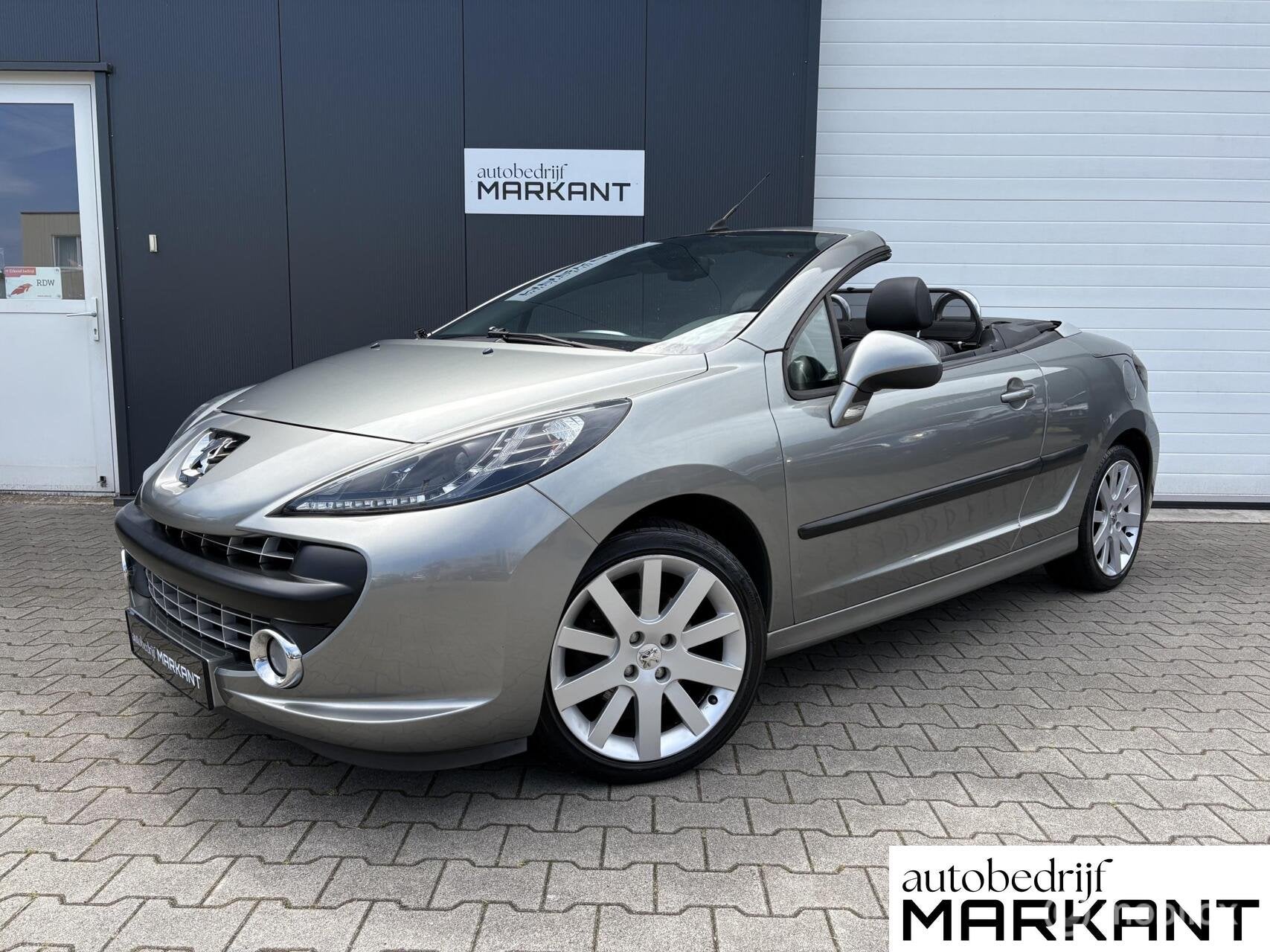 Peugeot 207 CC 1.6 VTi Leder / Climate Control / LED / NAP!, Auto's, Voorwielaandrijving, 15 km/l, Gebruikt, Zwart