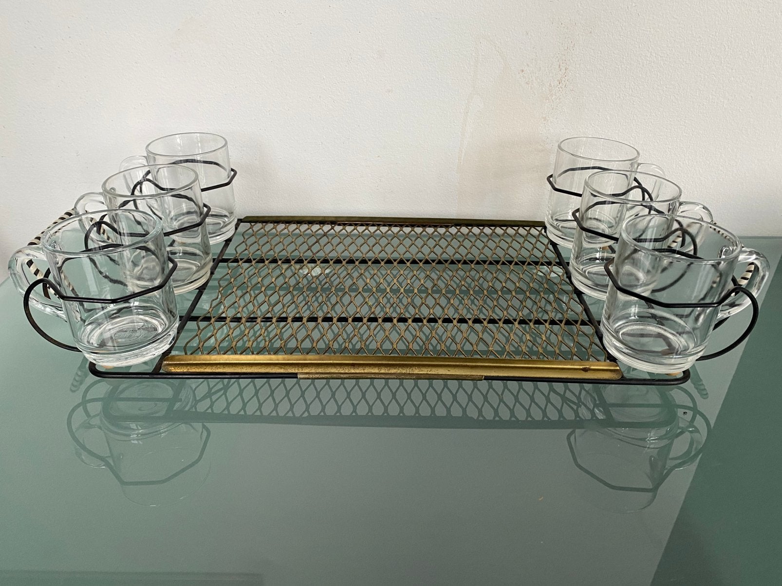 VINTAGE (50er jaren) METALEN DIENBLAD MET 6 BEKERHOUDERS., Ophalen of Verzenden, Gebruikt, Rechthoekig, Metaal