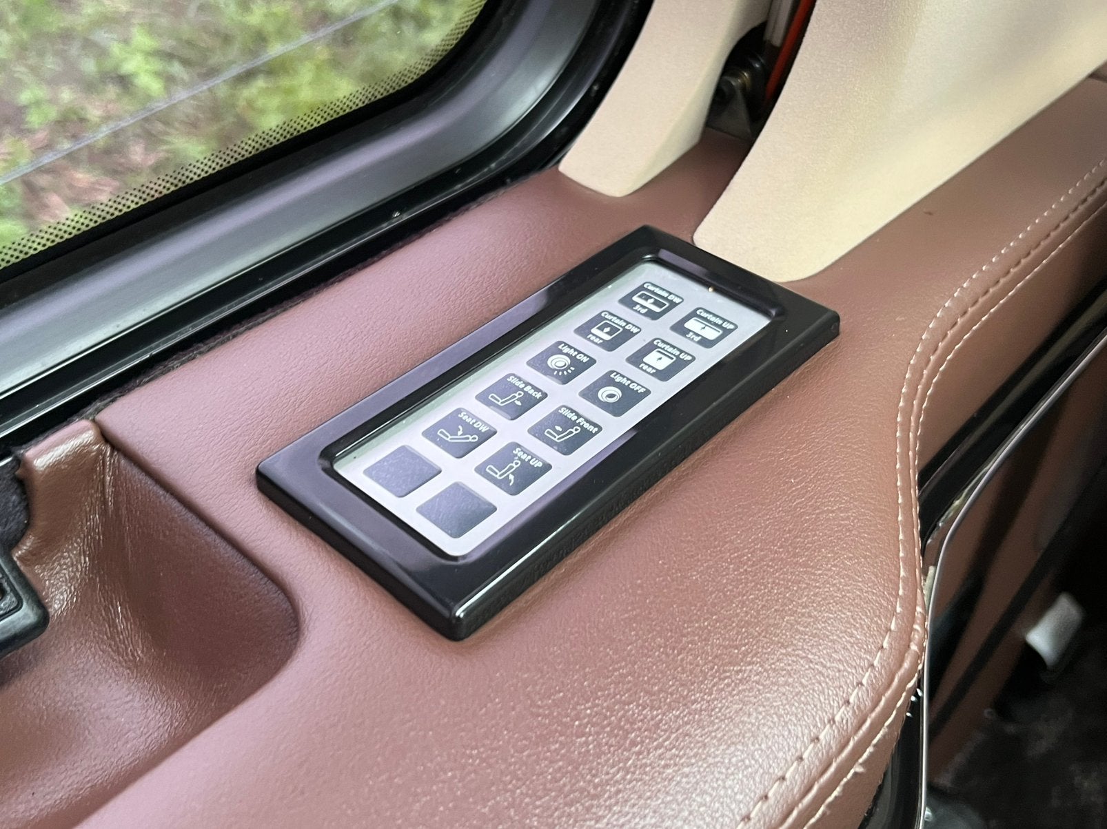 2014 GMC Savana **Sunrise Conversion vans**   One of a Kind, Automaat, Overige carrosserieën, Zwart, Leder