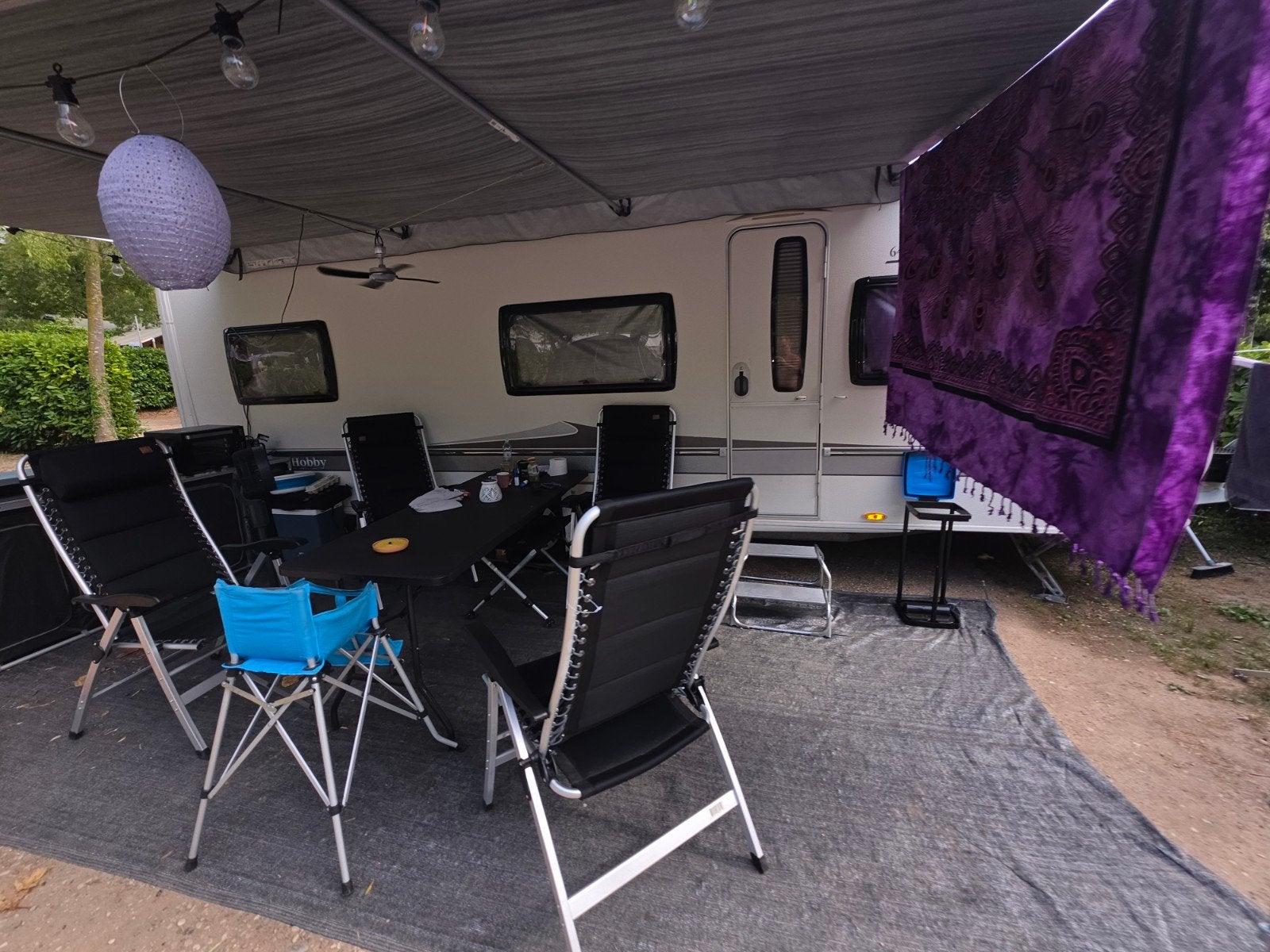 Hobby 645 VIP - Ruime en complete caravan ook inruil camper, Caravans en Kamperen, Schokbreker, Rondzit, Hobby, Frans bed