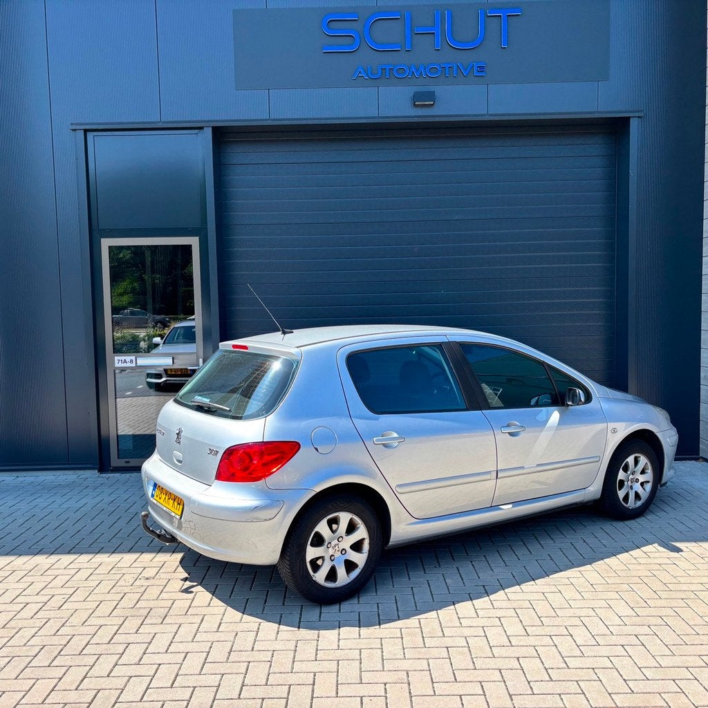 Peugeot 307 1.6-16V Premium 5DRS CLIMA | CRUISE CONTROL | D., Auto's, Peugeot, Gebruikt, Zwart, 4 cilinders, 635 kg