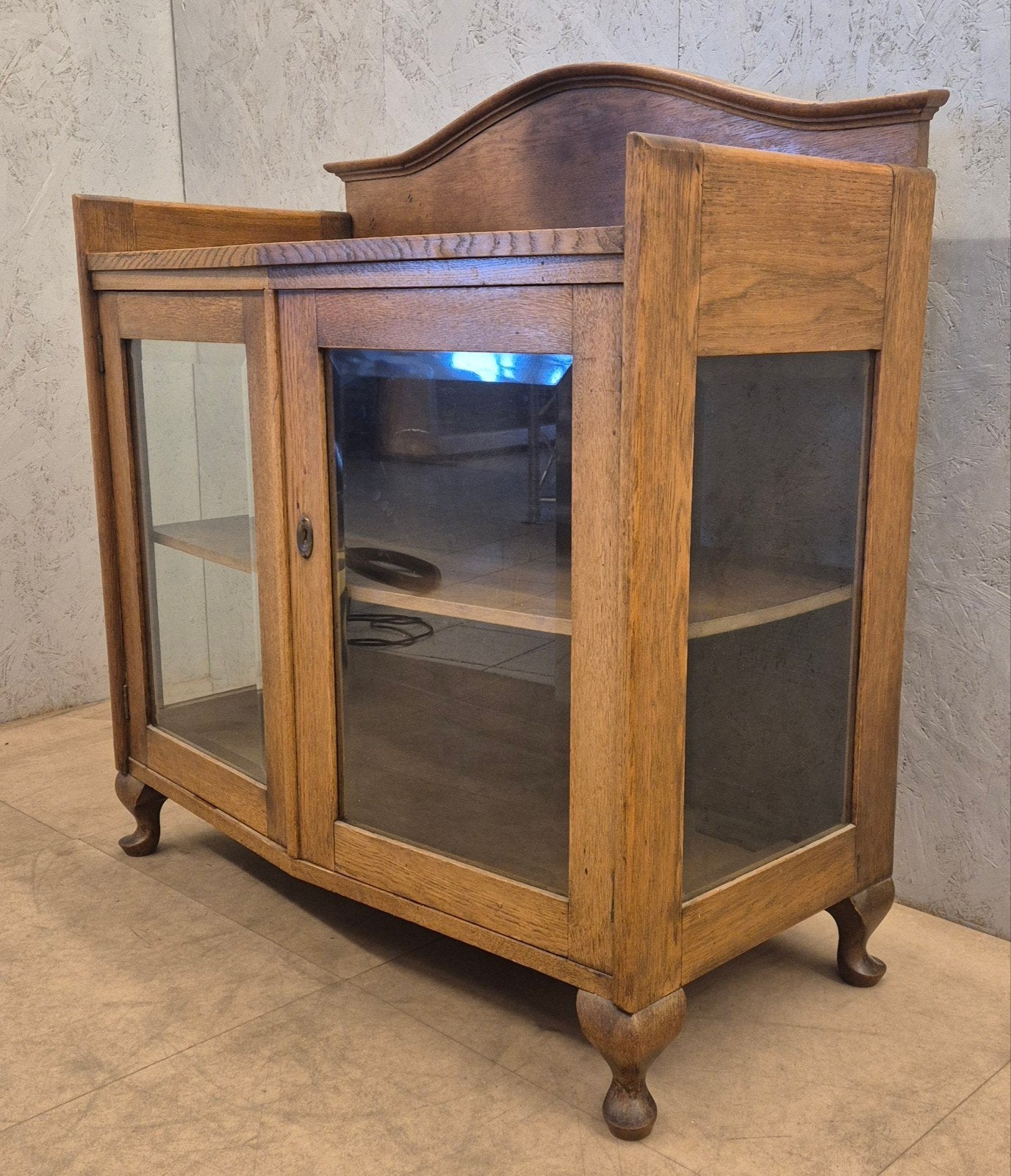 Antiek eiken vitrinekastje / brocante kast met glas, Ophalen
