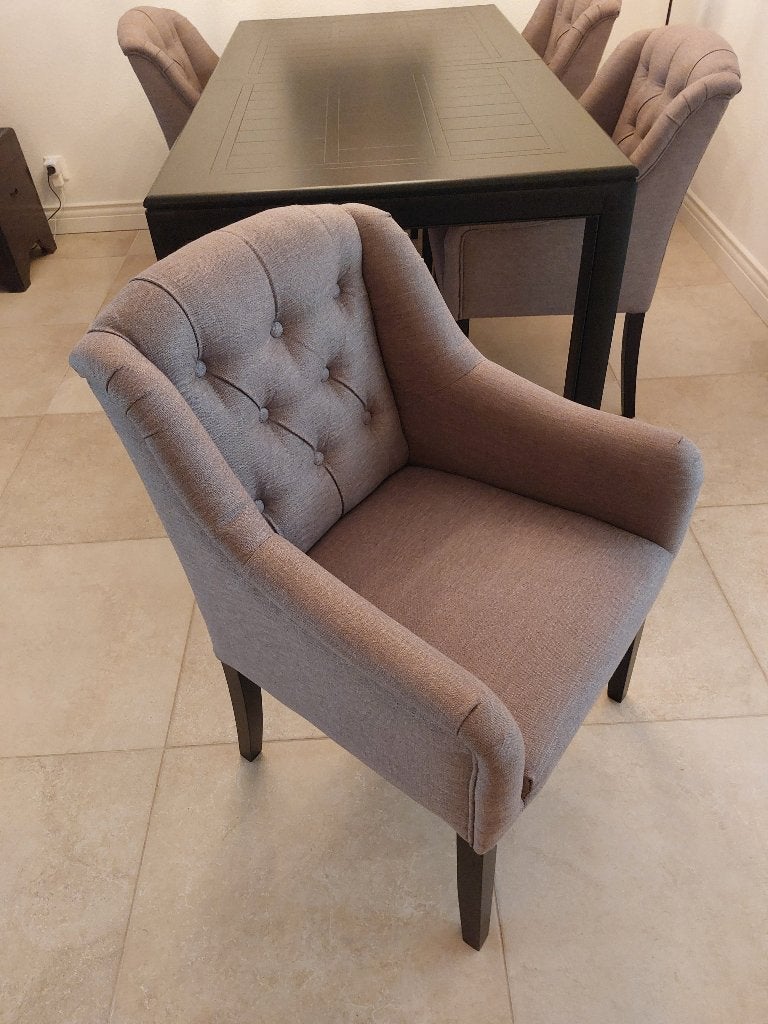 Taupe kleurige stoelen, Huis en Inrichting, Stoelen, Ophalen, Bruin, Zo goed als nieuw, Vier