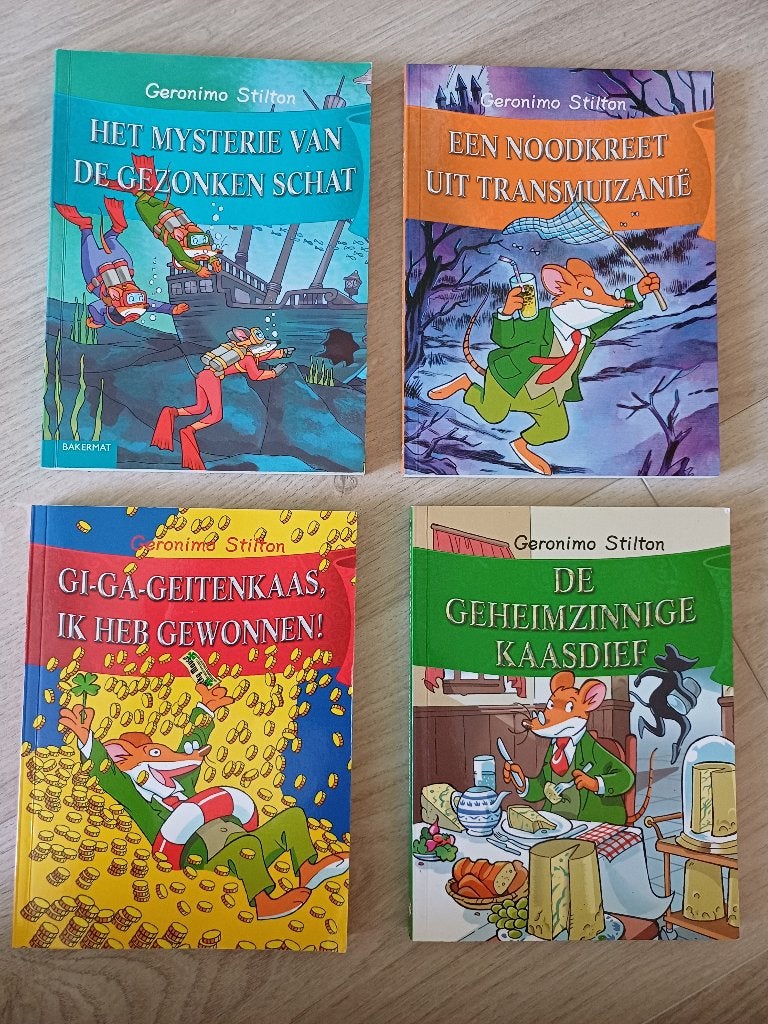 Geronimo Stilton boeken - 4 stuks, Boeken, Fantasy, Ophalen of Verzenden, Zo goed als nieuw