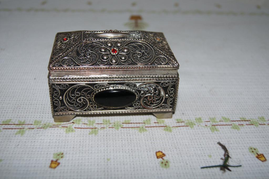 Kistje  ( Filigraan, Antiek en Kunst, Ophalen of Verzenden