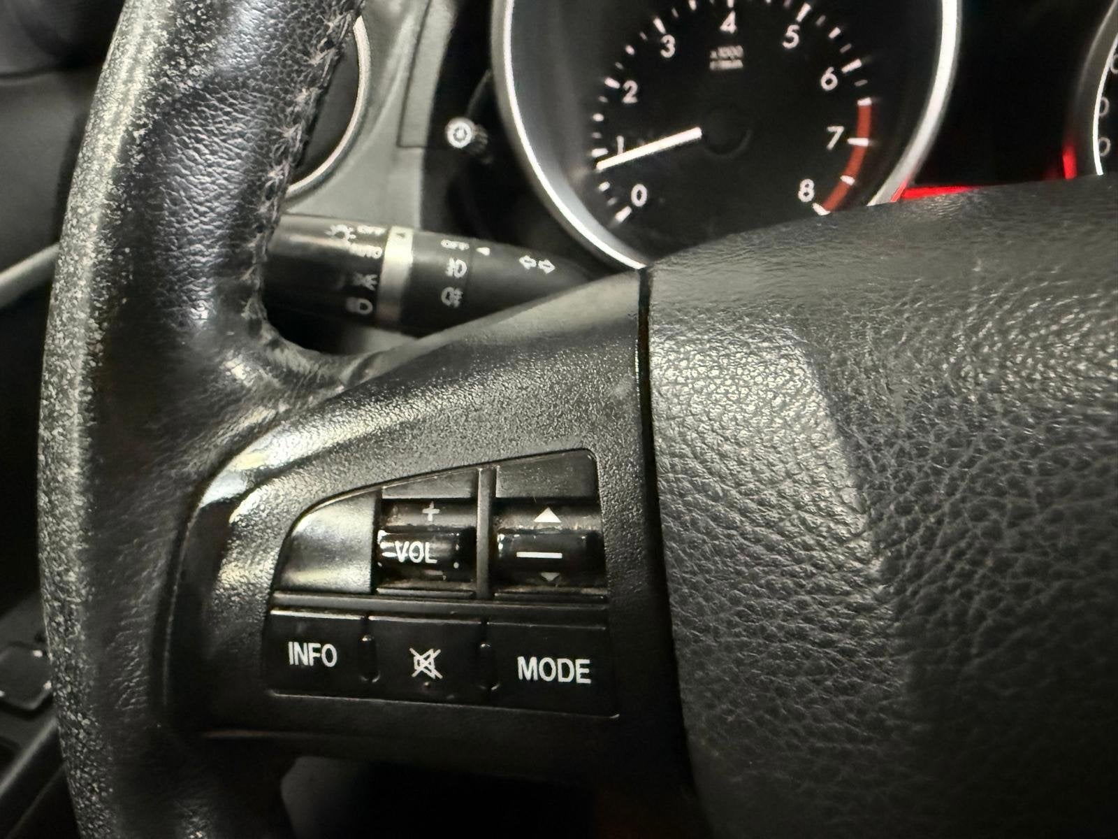 Foto 14 van Mazda 5 1.8 TS+ | Nieuw APK | Airco | Trekhaak | NAP