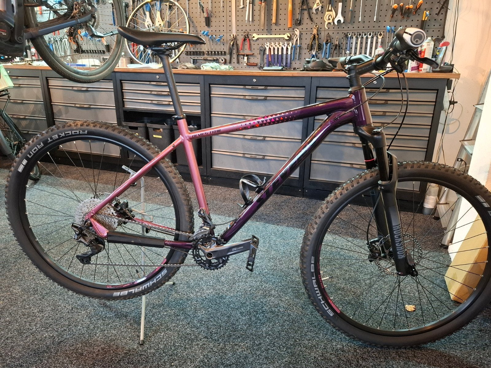 Stevens Devel's trail Mountainbike XL dames

Framehoogte: 21, Fietsen en Brommers, 57 cm of meer, Hardtail, Zo goed als nieuw