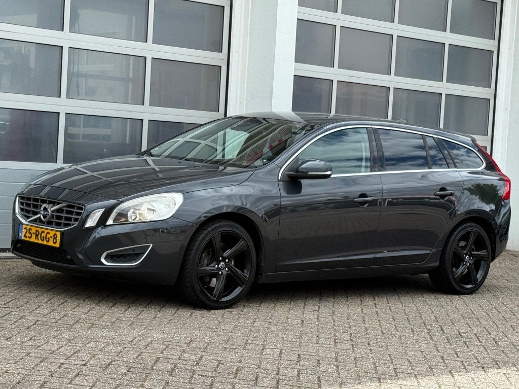 Volvo V60 2.0 Turbo 203PK Momentum Navi Pdc Trekhaak NW APK!, Auto's, Voorwielaandrijving, Euro 5, 4 cilinders, Origineel Nederlands