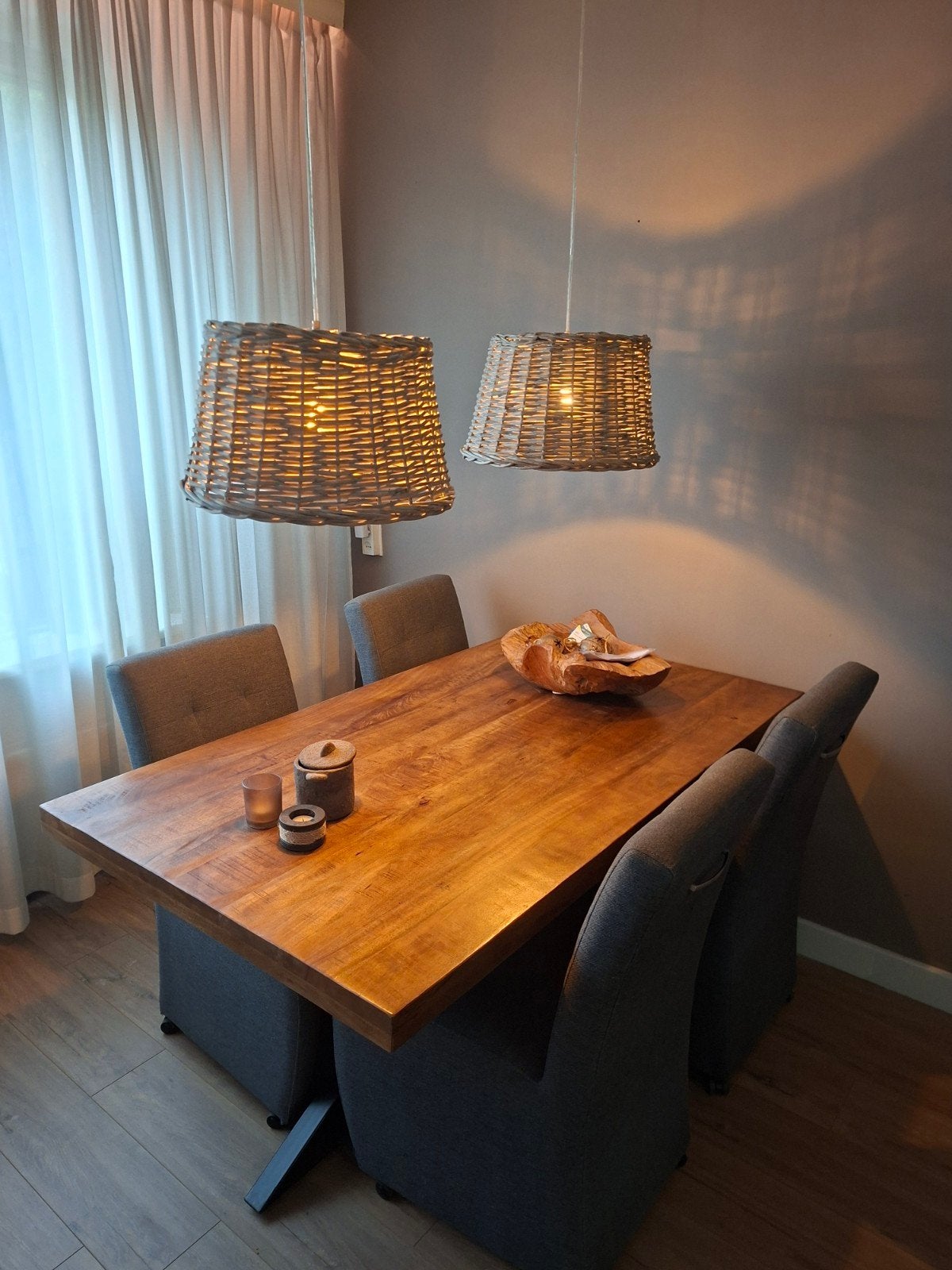 Hanglamp met 2 rieten kappen, Huis en Inrichting, Lampen | Hanglampen, Ophalen of Verzenden, Natuurlijk materiaal