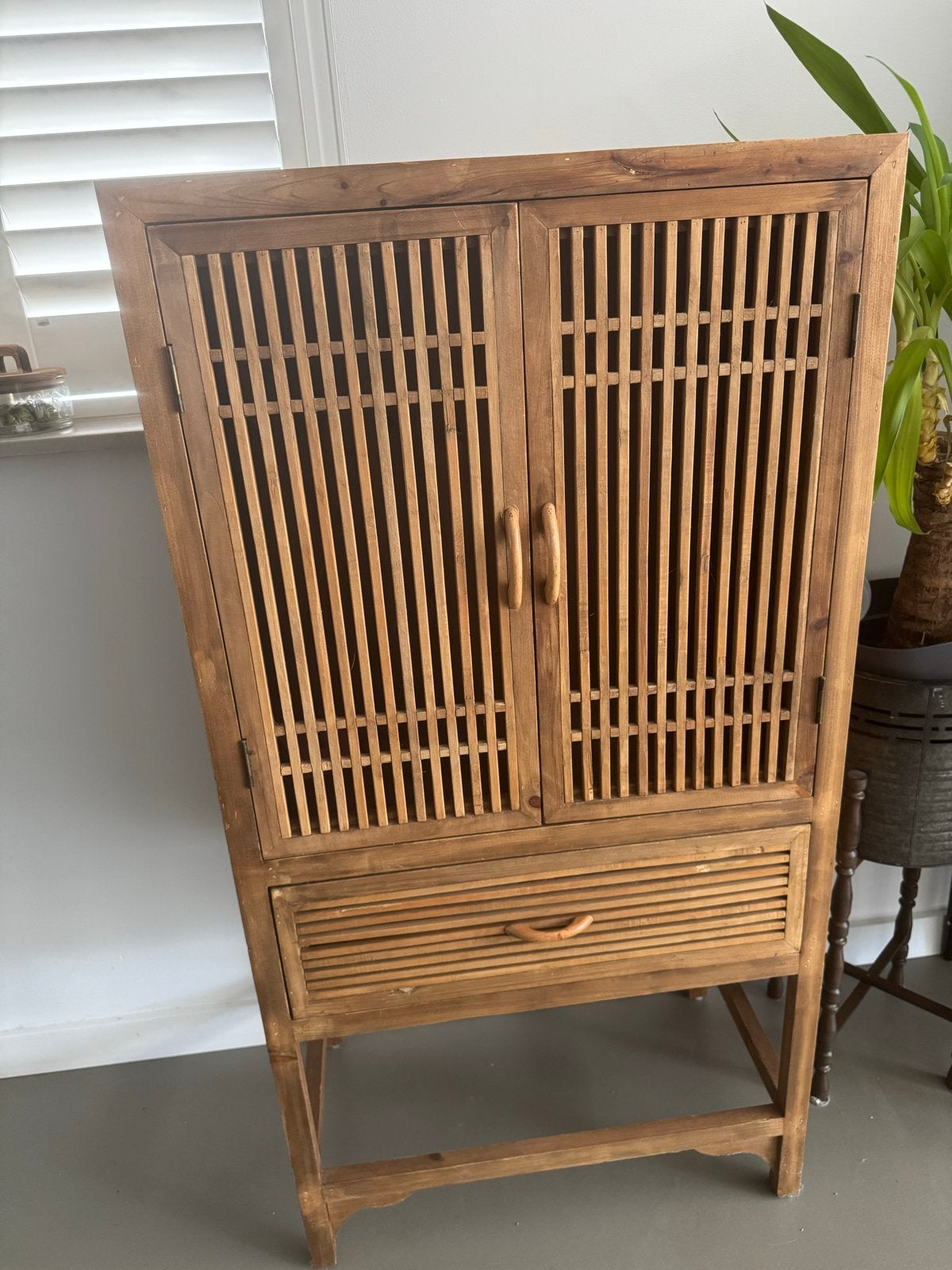 Kast op poten 120x62x37 cm XENOS, Ophalen, Zo goed als nieuw