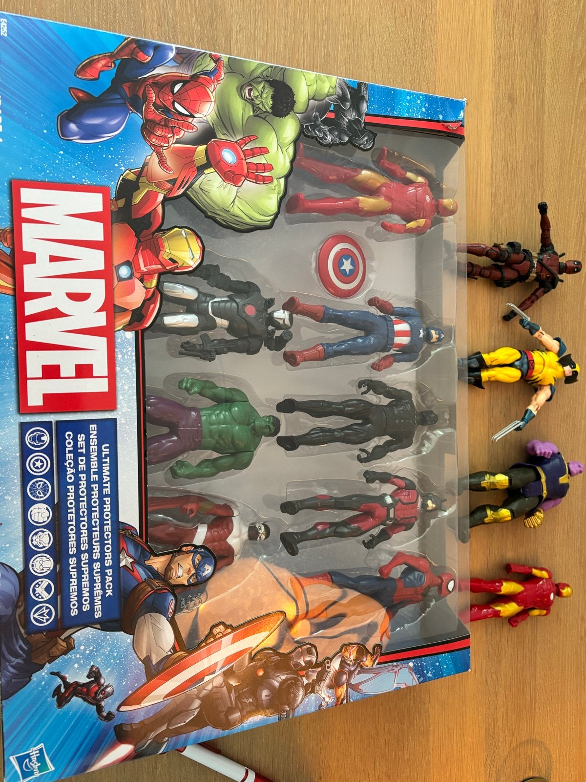 Marvel Ultimate Protectors Pack + 4 extra Action Figures, Kinderen en Baby's, Speelgoed | Actiefiguren, Ophalen of Verzenden, Zo goed als nieuw