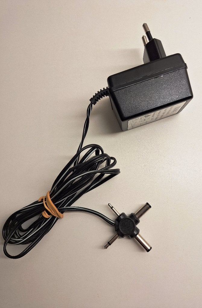 Vtech AC/DC Adapter 9V/2.7VA 7W multi stekker, Ophalen of Verzenden, Zo goed als nieuw, 0 tot 6 maanden