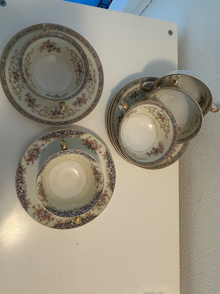 Vintage porseleinen theekoppen en schotels, Ophalen, Gebruikt, Porselein, Kop en/of schotel
