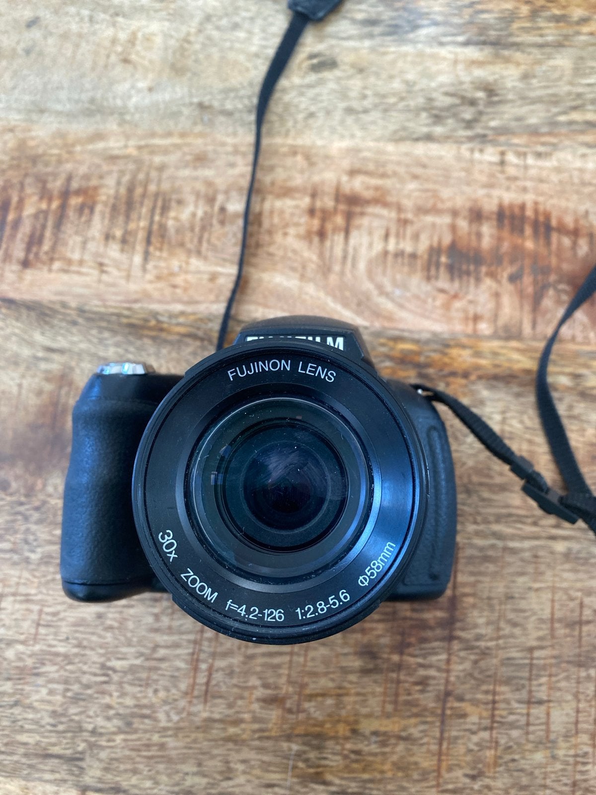 Fujifilm FinePix HS10 Bridgecamera met 30x optische zoom, Ingebouwde flitser, Gebruikt, Ophalen of Verzenden, Fujifilm