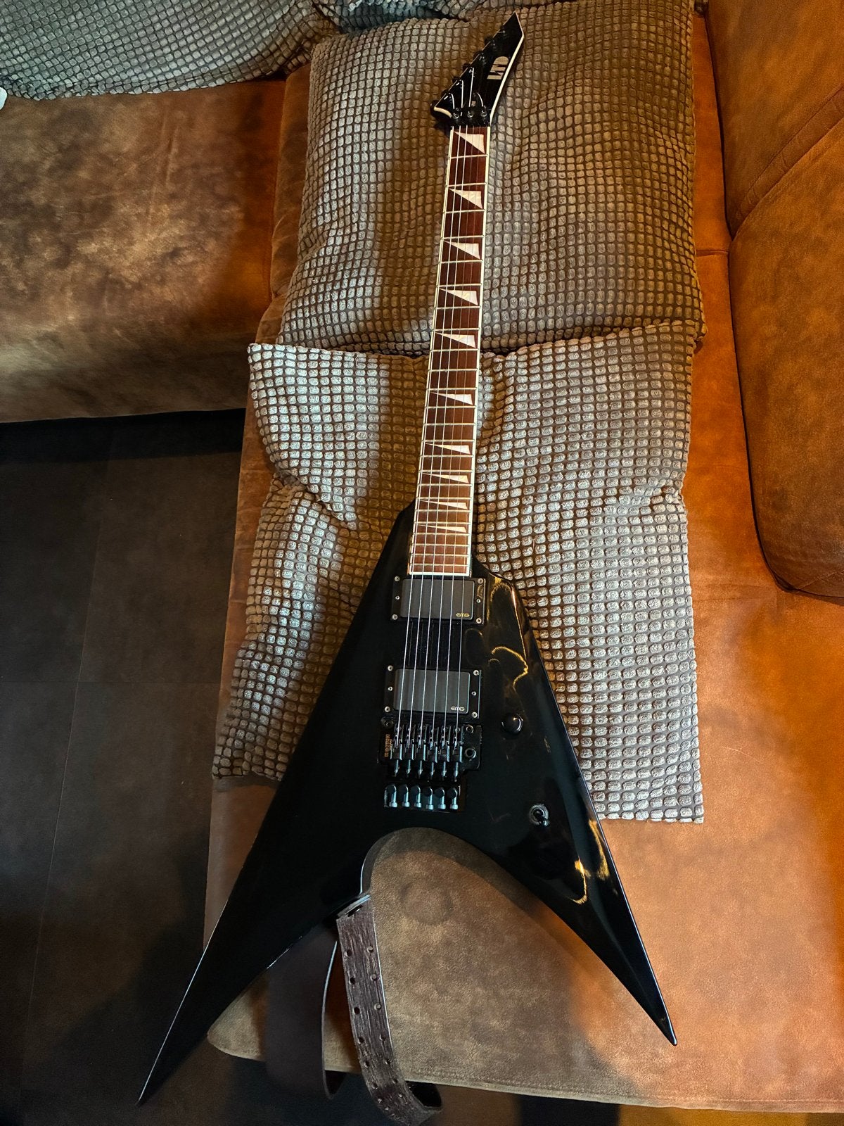 ESP LTD Arrow 200 met upgrades zoals EMG pickups, Ophalen of Verzenden, Gebruikt, Solid body, Overige merken