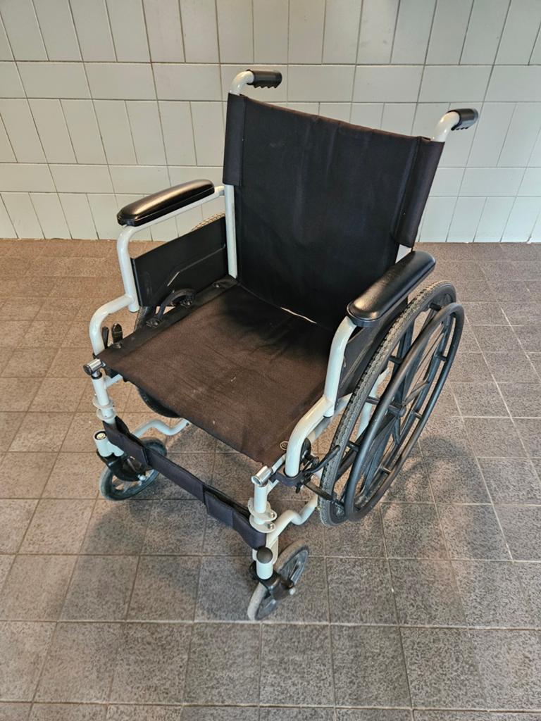 EXCEL ROLSTOEL " VOETJES HEB IK HIER WEL LIGGEN !!!, Ophalen, Zo goed als nieuw, Duwrolstoel