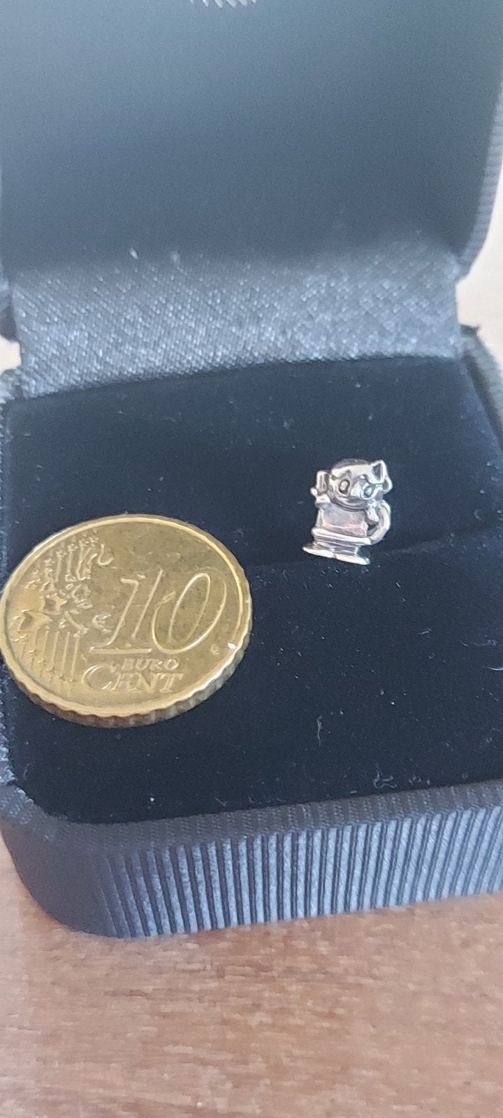 Zilveren bedel in de vorm van een poppetje, Ophalen of Verzenden