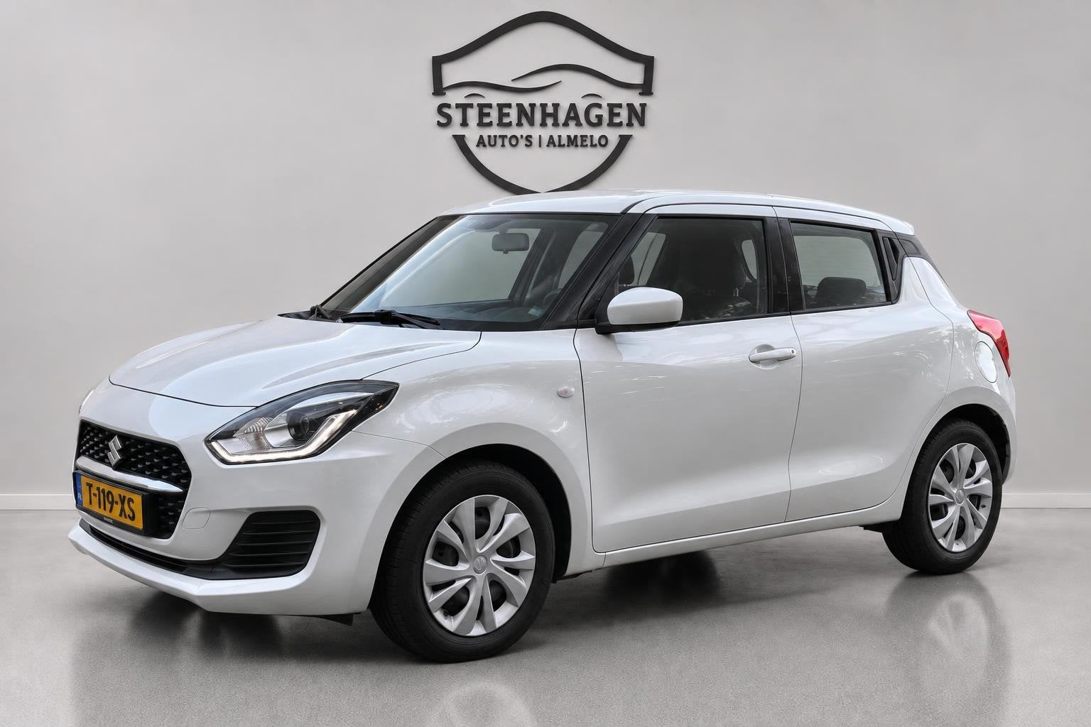 Suzuki SWIFT 1.2 Comfort Smart Hybrid, Apple carplay, Stof, 4 cilinders, 400 kg, Bedrijf