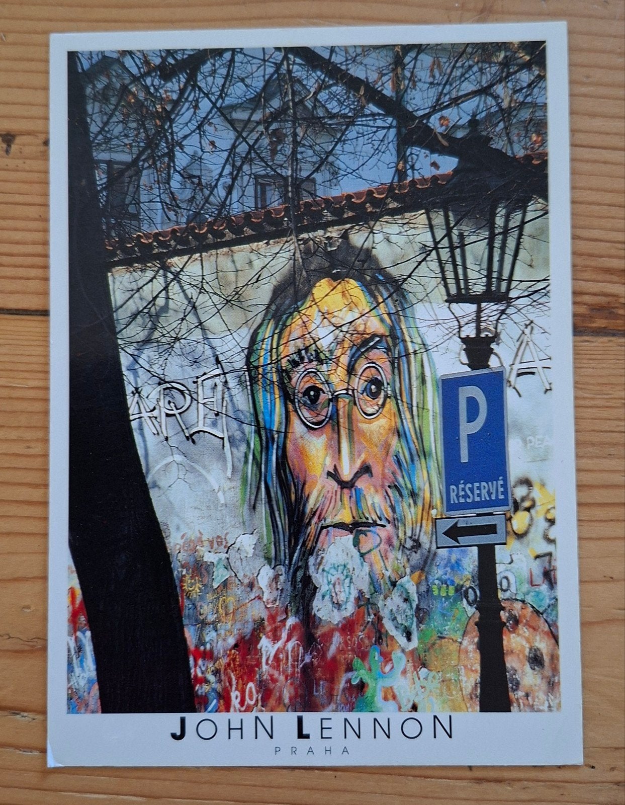 Gelopen kaart uit PRAHA graffiti John Lennon van de Beatles, Ophalen of Verzenden, Foto of Kaart